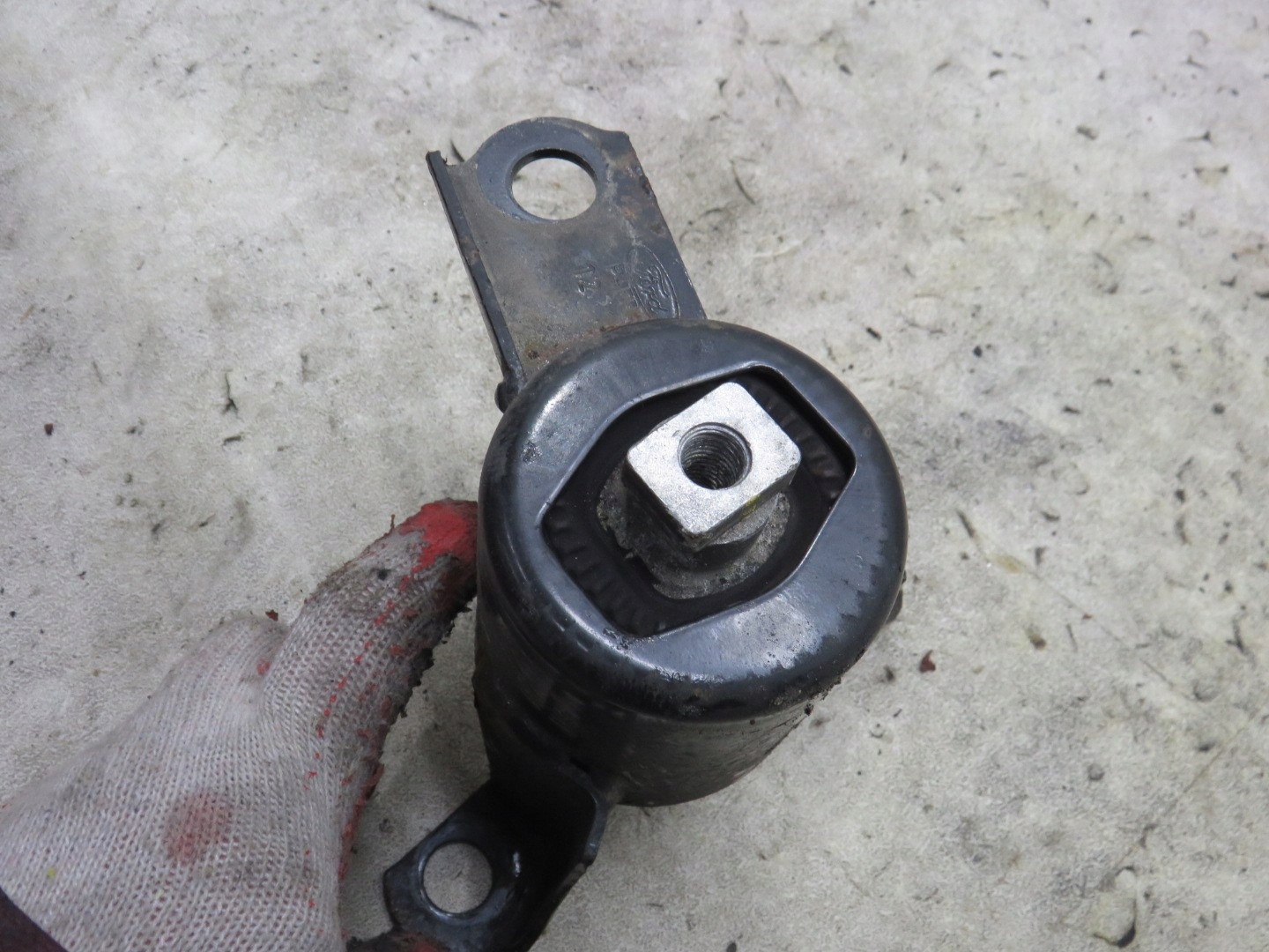 ПОДУШКА ЛАПЫ ДВИГАТЕЛЯ ECOSPORT 1.0 C1B1-6F012-CD