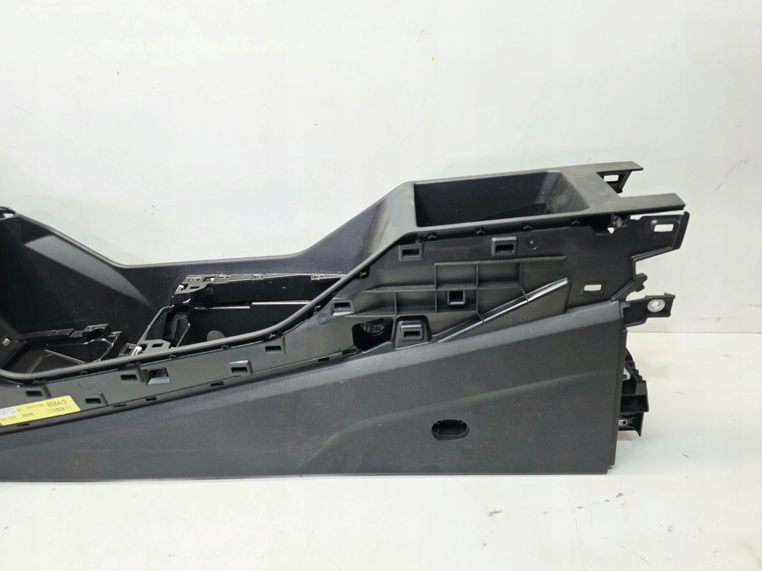 TUNEL mitte AUDI Q4 E-TRON 89A863242A 4PK