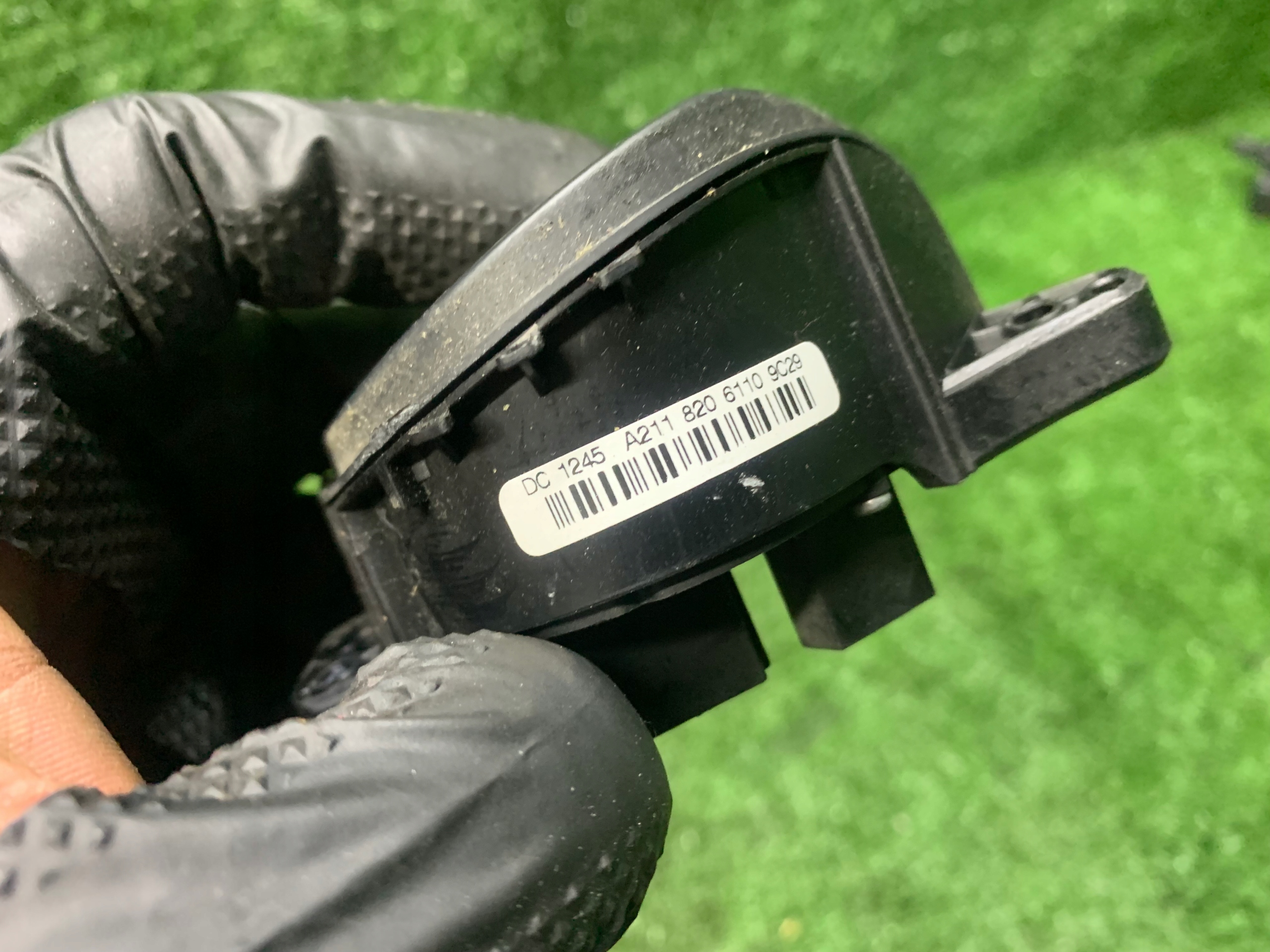 Przyciski Volant MERCEDES-BENZ E W211 A2118206110