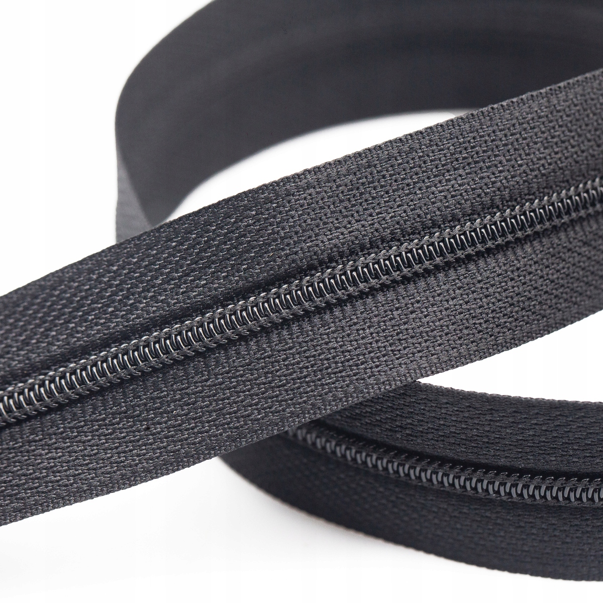 Páska zipová černá 3mm/300mb