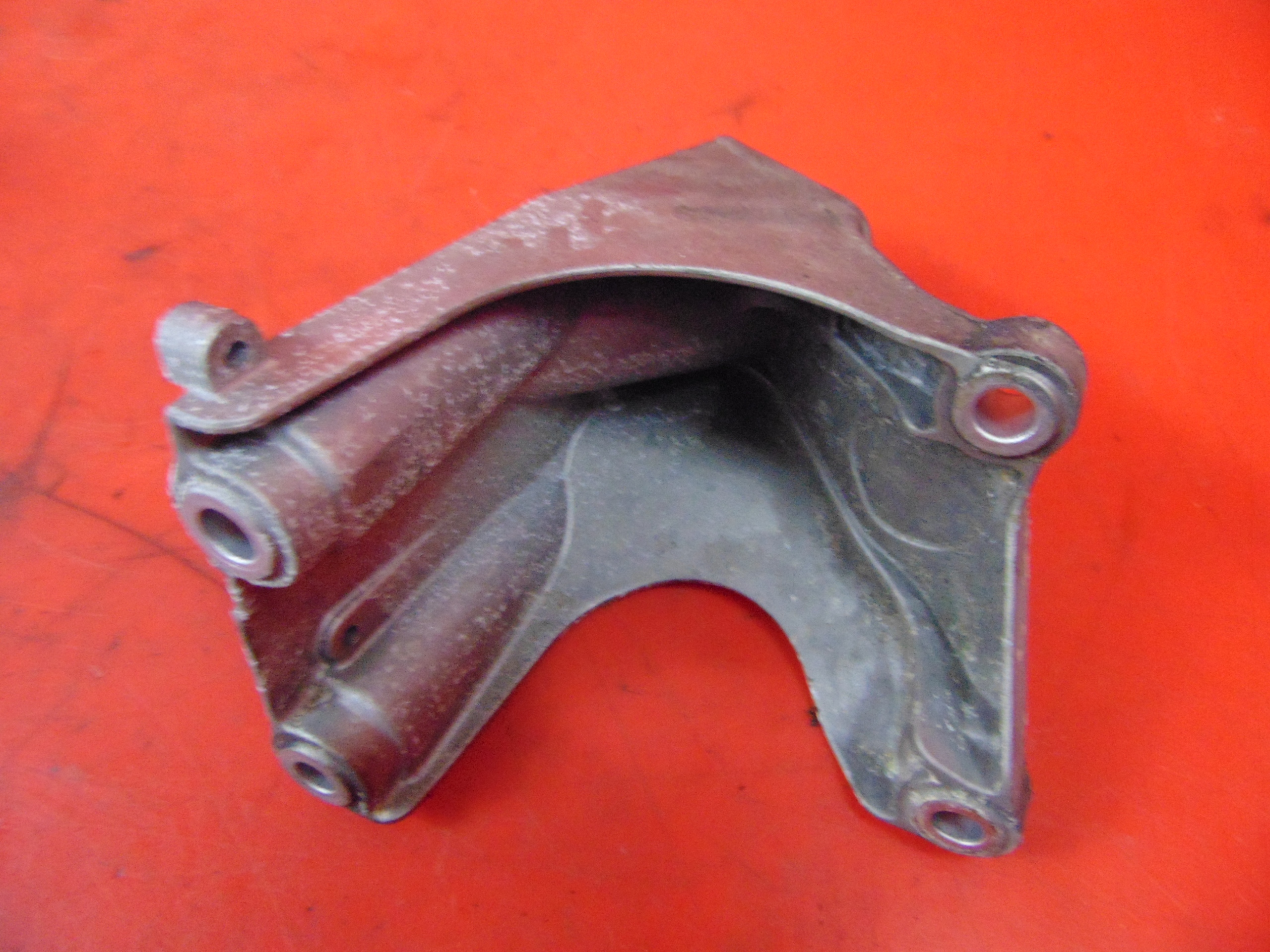 AUDI S6 C6 5.2 V10 FSI holder engine mount left