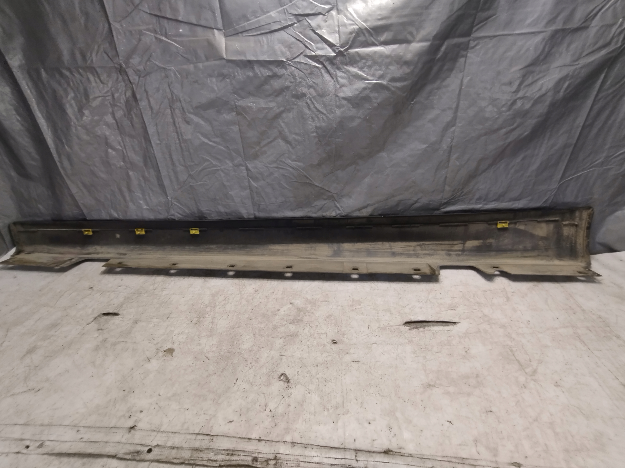 right moulding threshold BMW E90 k: Arktis Metallic (A34/7)
