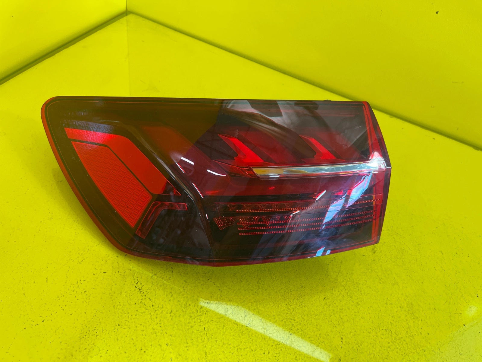 light rear left Audi A4 B9 LIFT KOMBI MATRIX LED 8W9945091AA