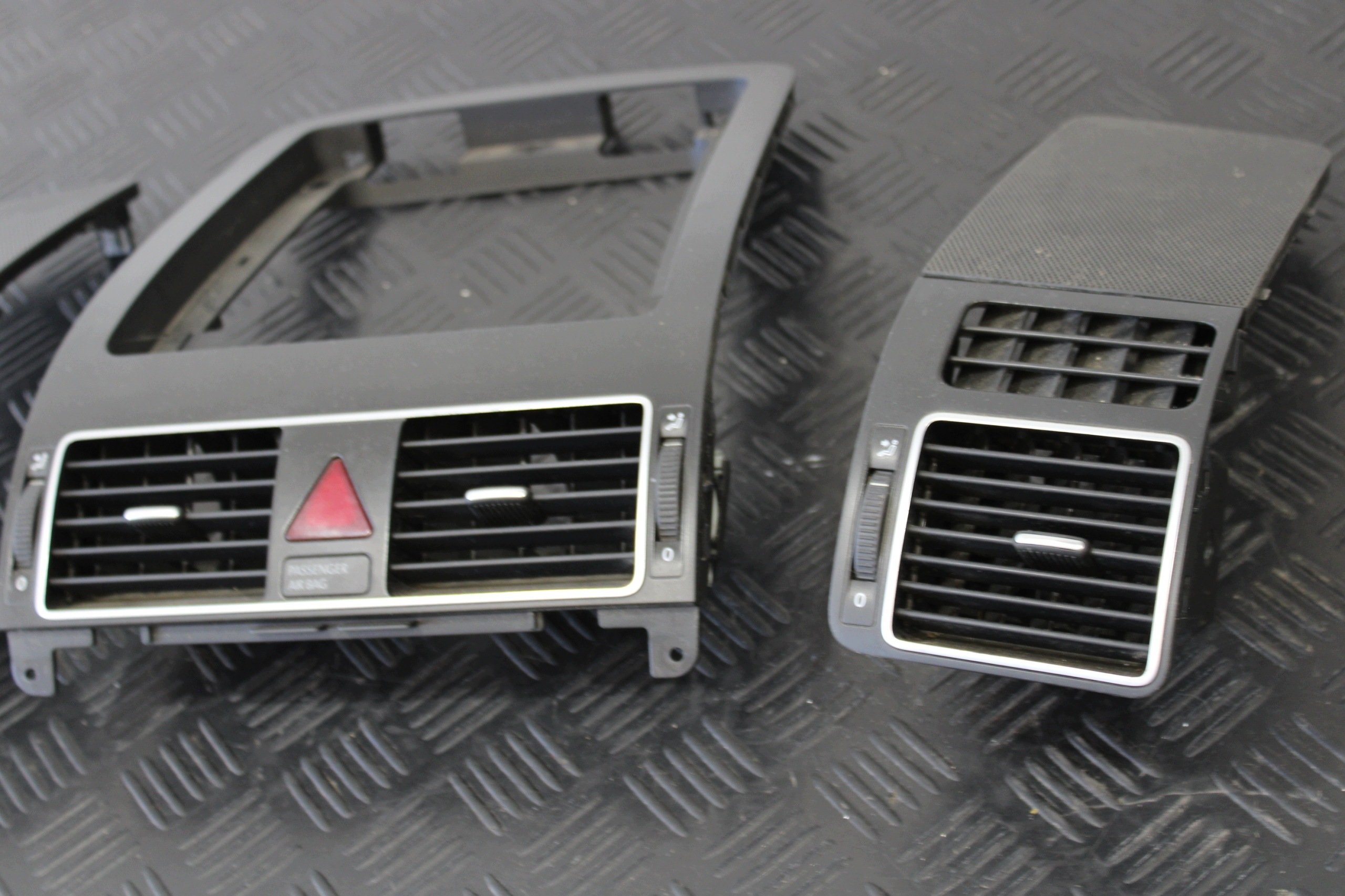 KRATKI aérateurs console VW TOURAN 1T3 1T0 LIFT