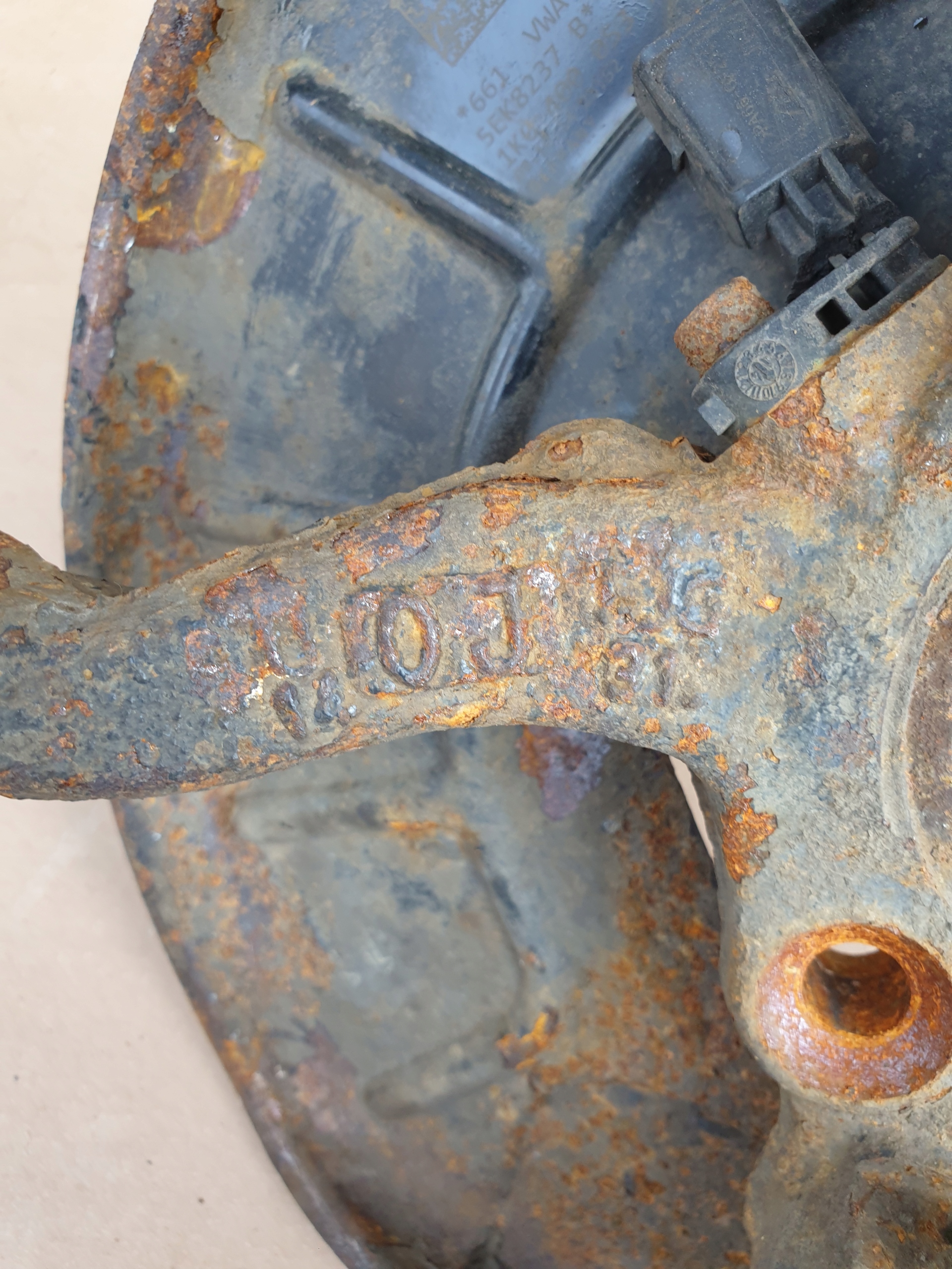 swing front left VW GOLF V SEAT LEON SKODA OCTAVIA AUDI A3 OE