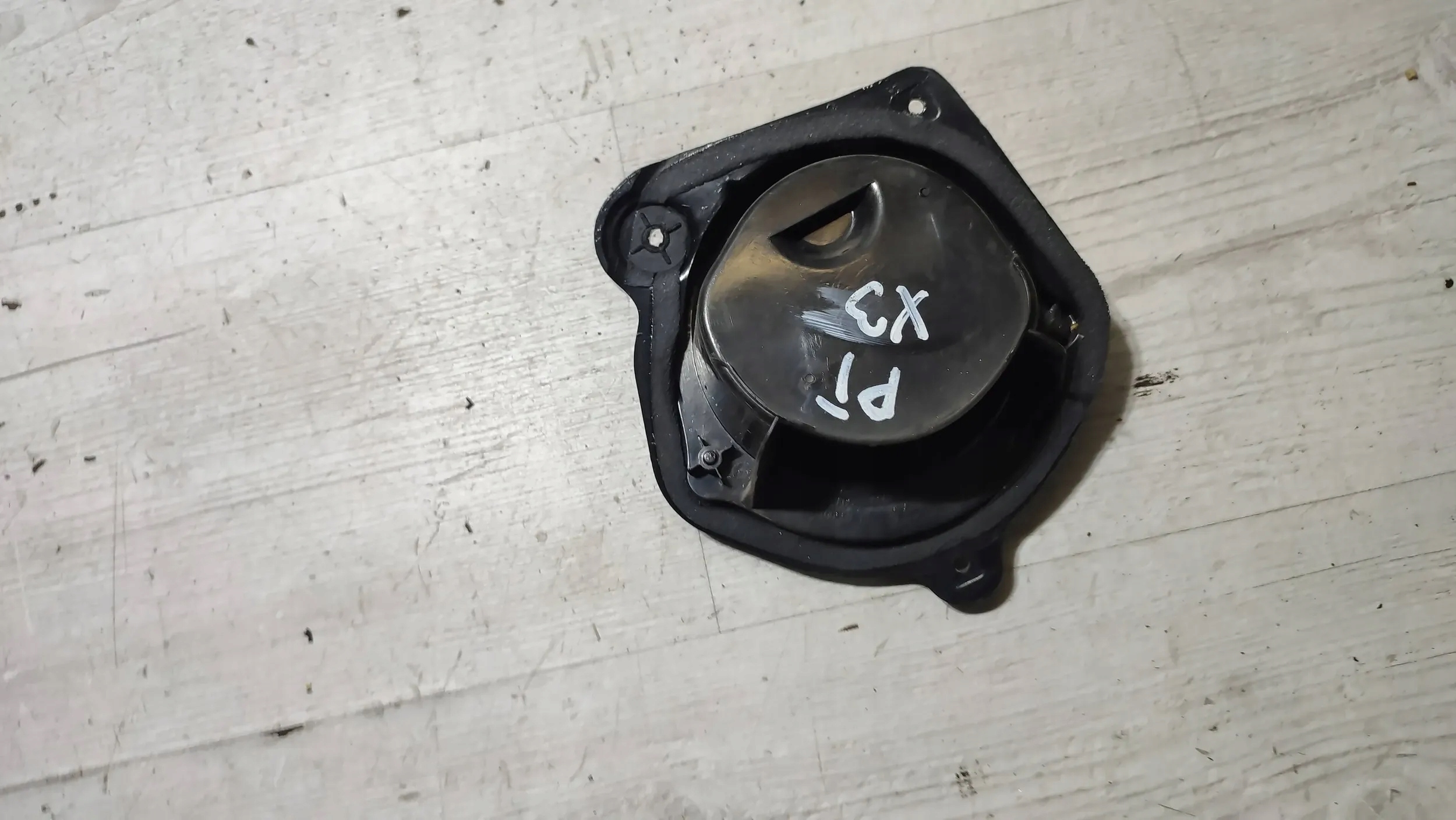 BMW X3 F25 15r 2.0d speaker right rear part