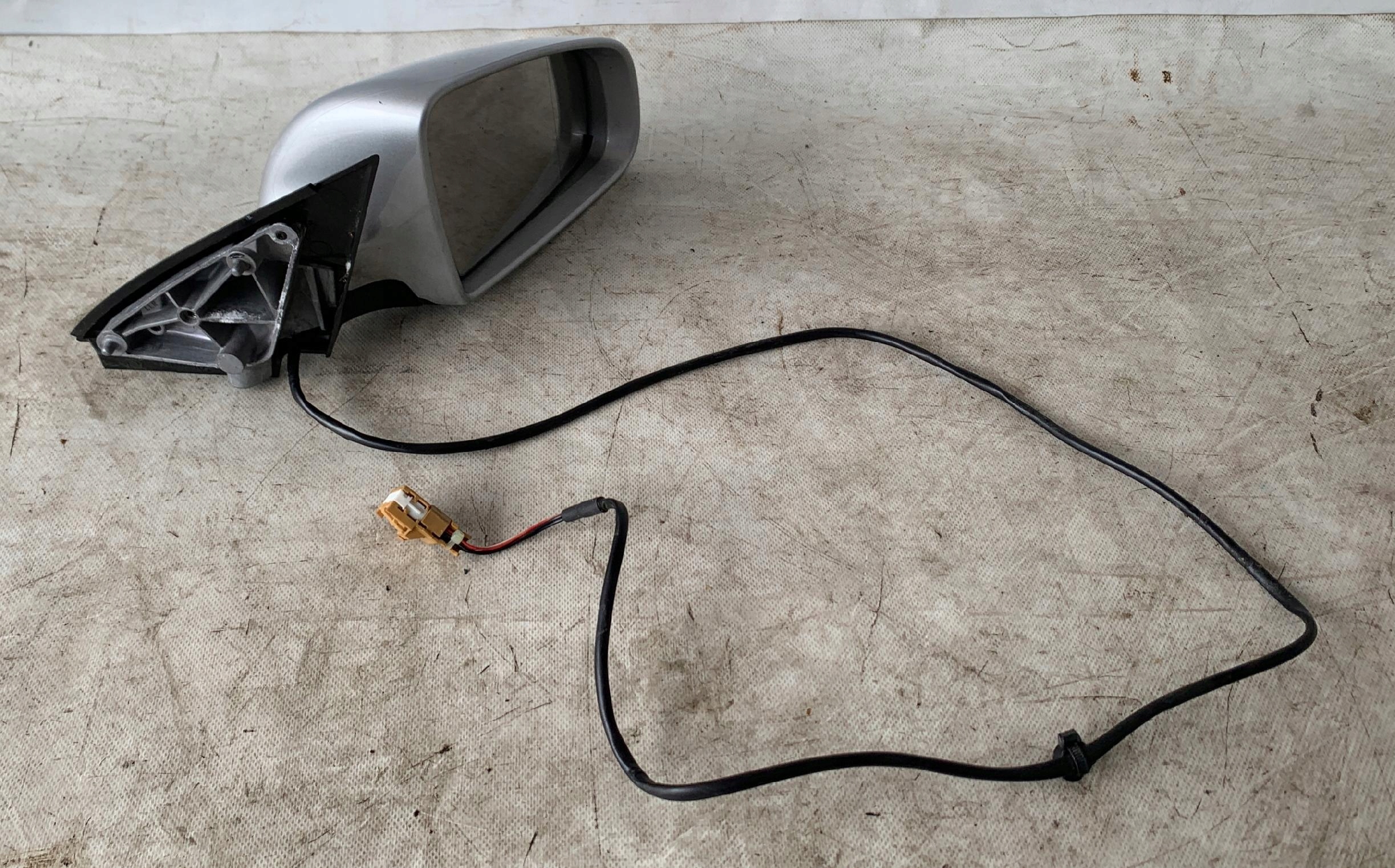 # Spiegel rechts AUDI A4 B7 5 PIN