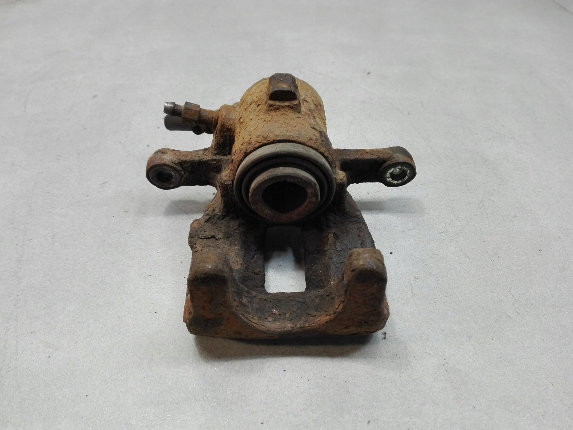 caliper left rear part MERCEDES W169 2.0 CDI