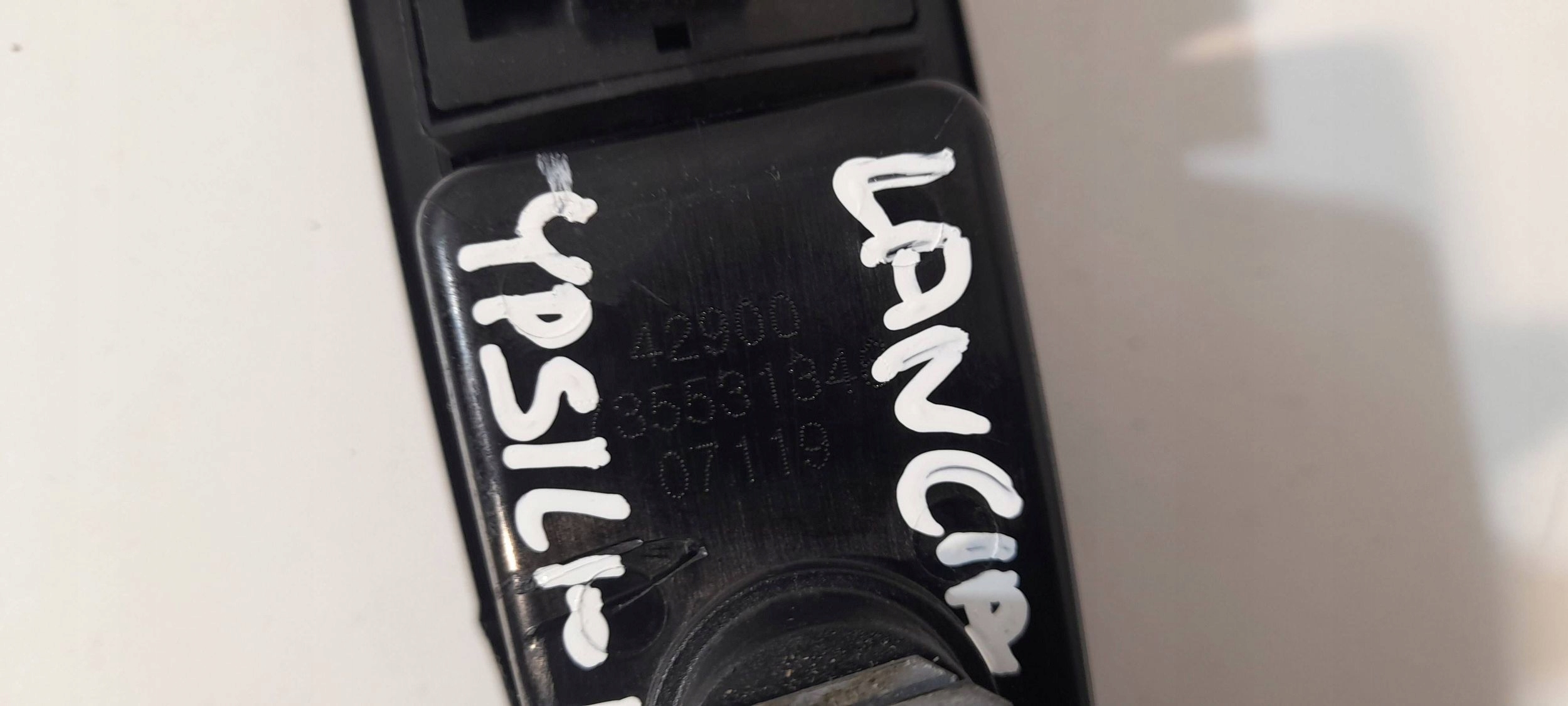 Lancia Ypsilon prekidač prekidača prozora 735531346 (PS135)