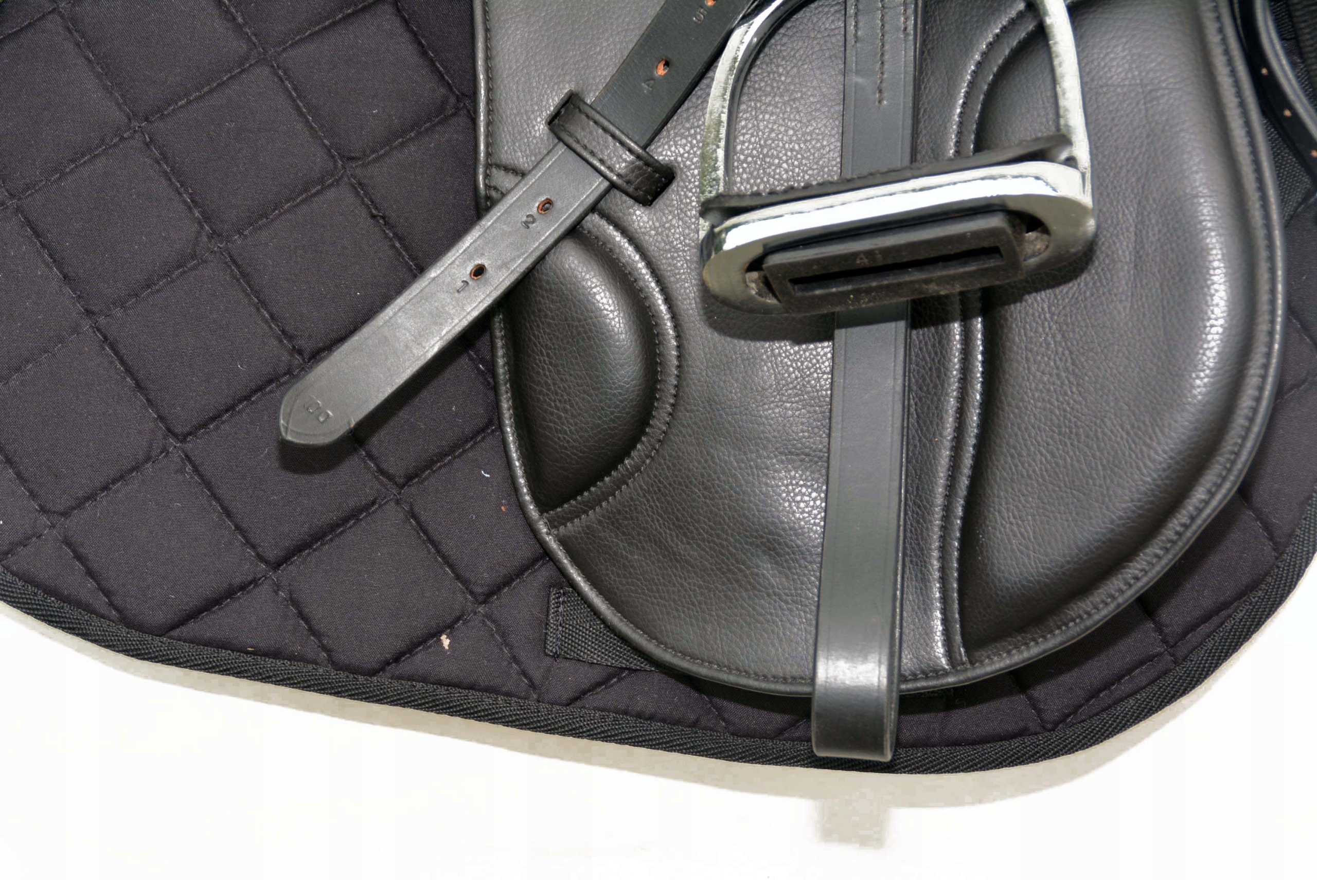 SIODŁO WSZECHSTRONNE 15C KOMPLETNE NA KUCA Model SIODŁO