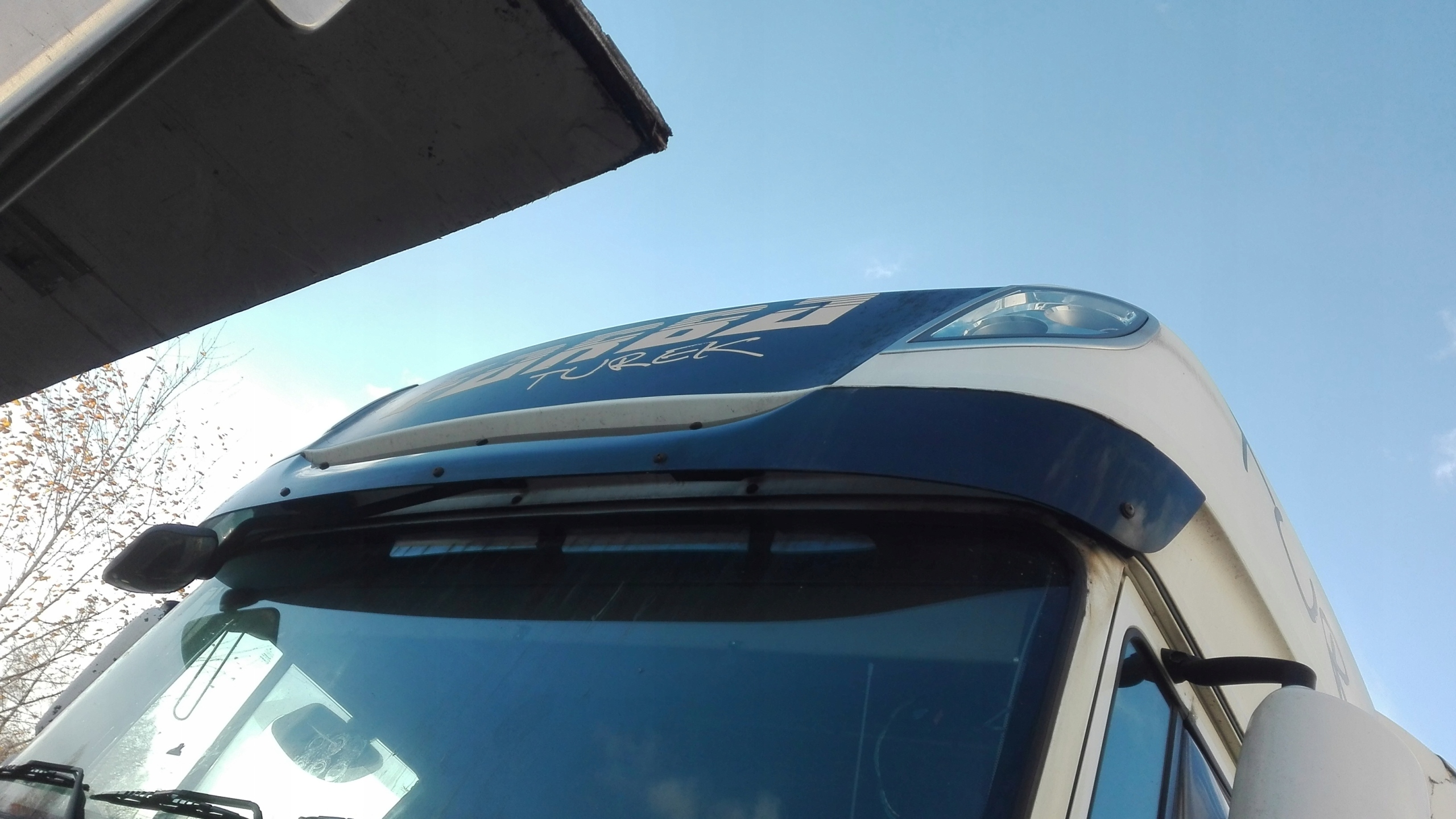 KOMPLETNA OSŁONA PRZECIWSŁONECZNA BLENDA DAF XF 105