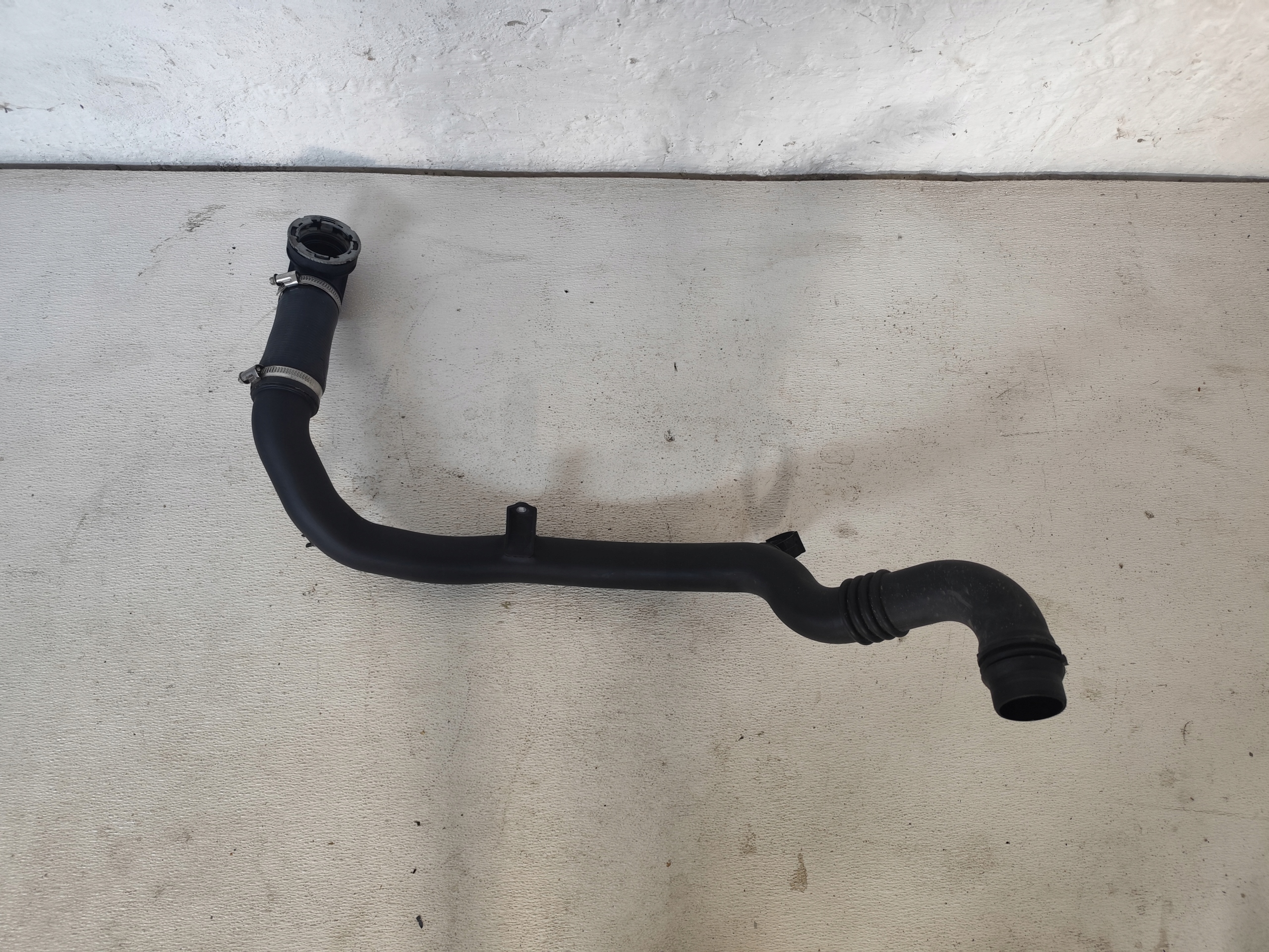 OPEL CORSA E 2015 1.0T cijev prijenos interkulera 13403234
