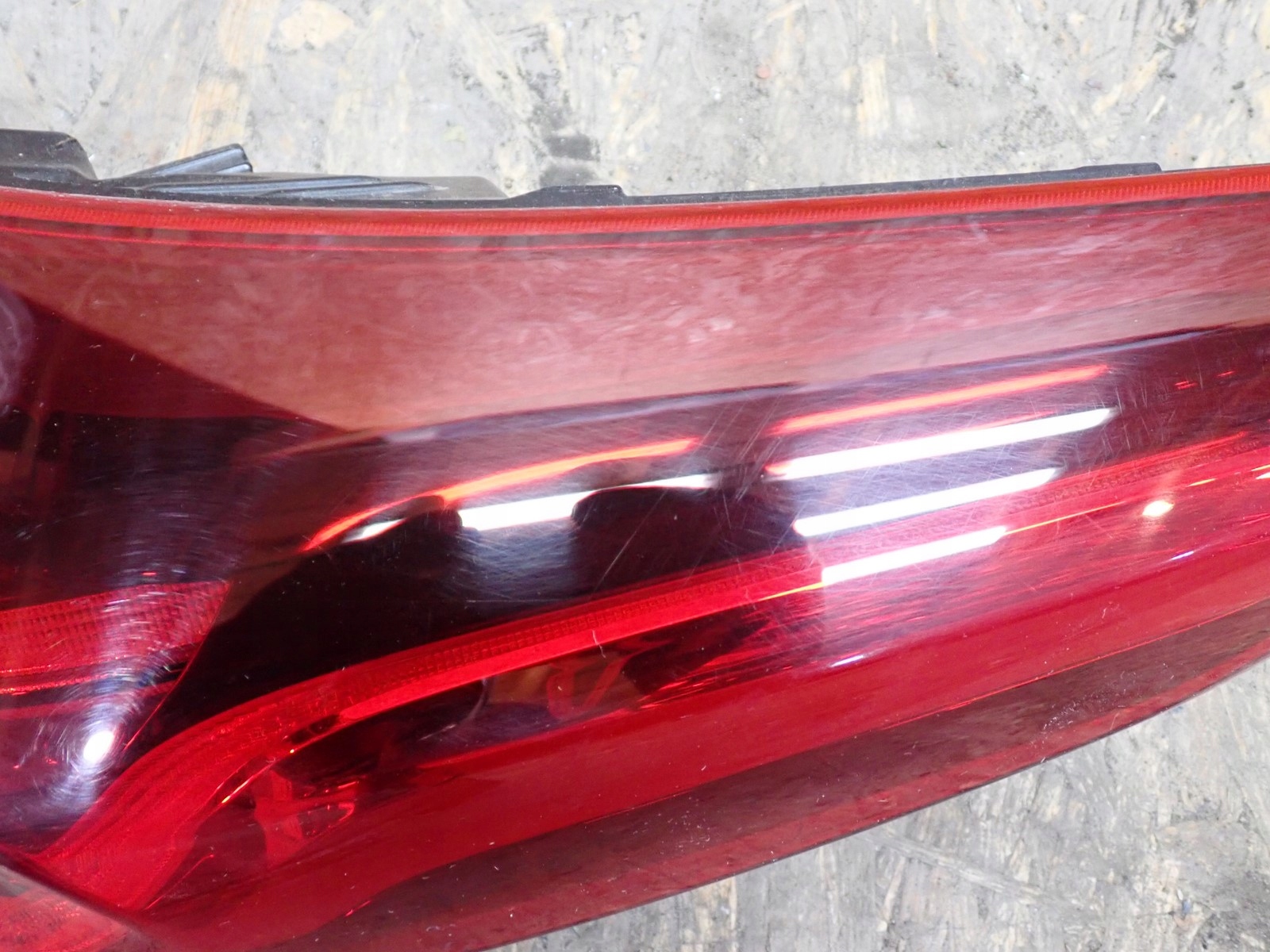 light right rear right rear part KIA XCEED 2019- 92402-J7350
