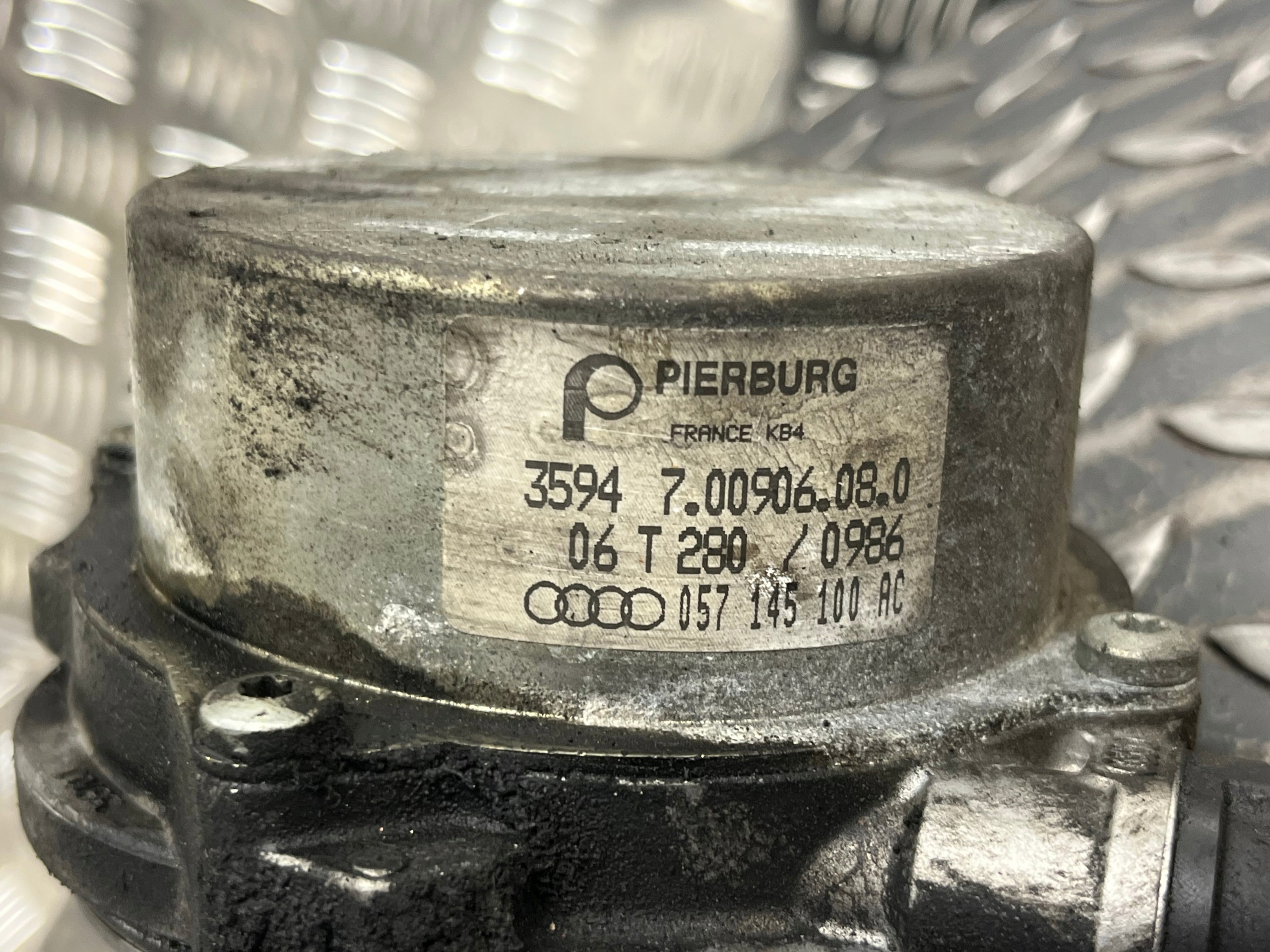 Pompa VACUM VAKUM AUDI A6-C6 057145100AC