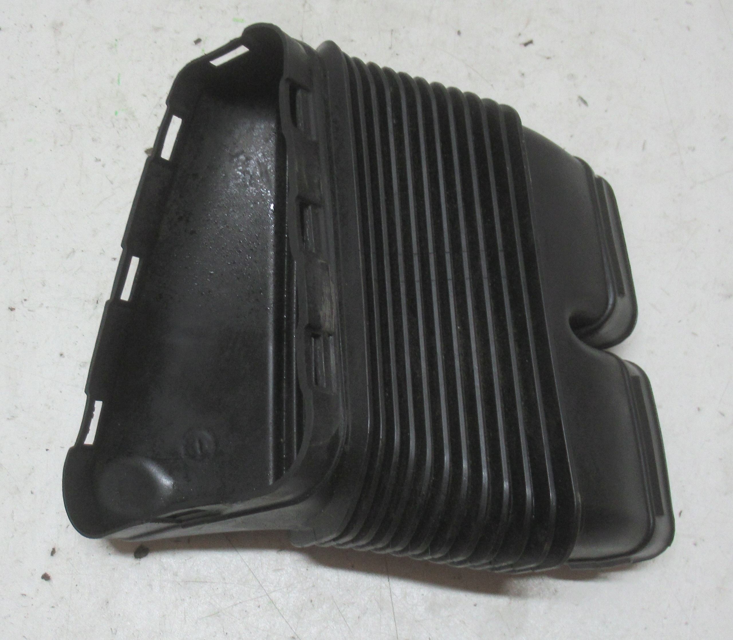 BMW E60 3.0 LCI 08R intake air 7561031