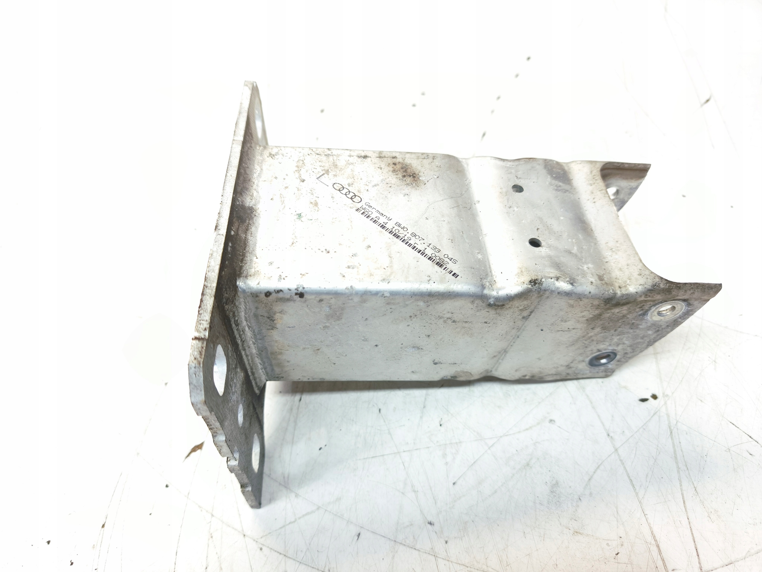 ODBÓJ STREFA ZGNIOTU LEWA AUDI A4 B9 8W0807133 Numer katalogowy części 8W0807133 OK