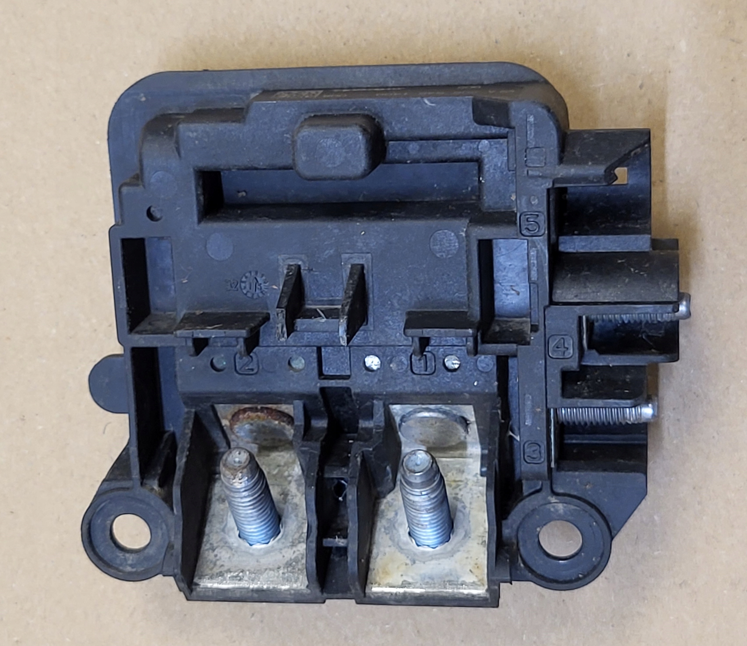 ROZDZIELACZ PRADU module MOCY compartment PRADOWA MERCEDES C W205 OE EU