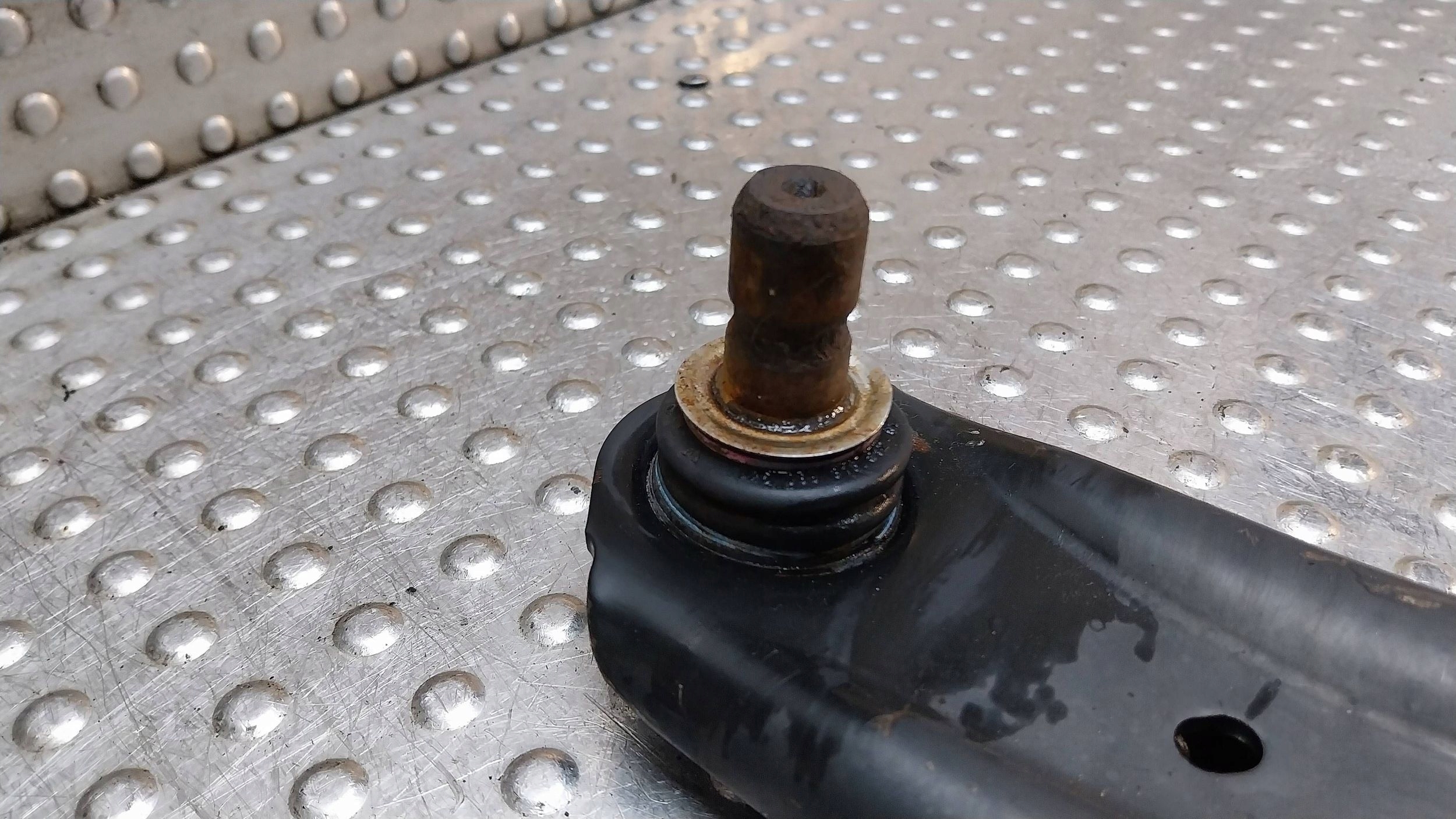 arm right front H1BC-3042R FORD FIESTA MK8