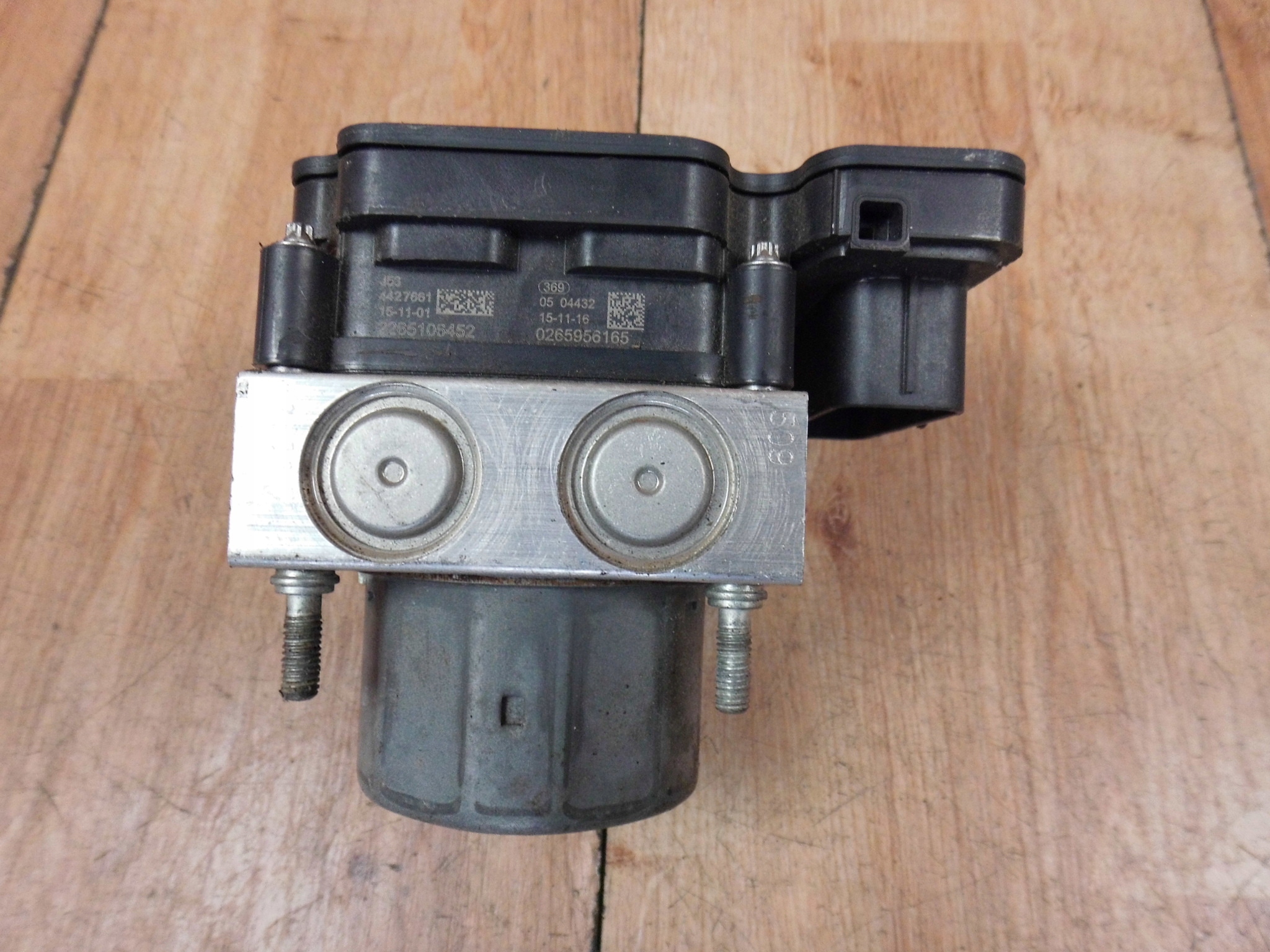 Nissan X-Trail T32 pumpa ABS 476604CC0A