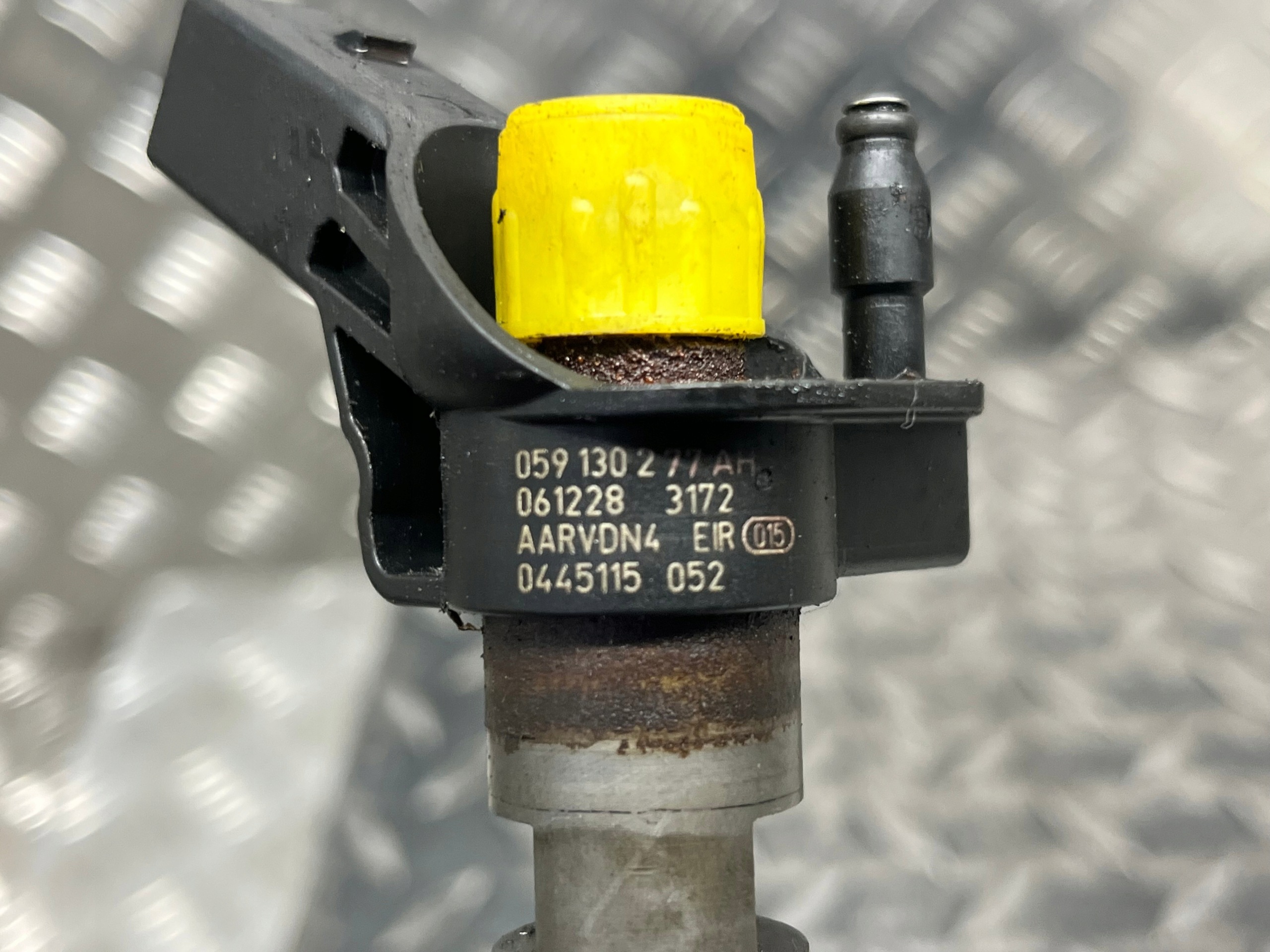 nozzle injector VOLKSWAGEN PHAETON 059130277AH