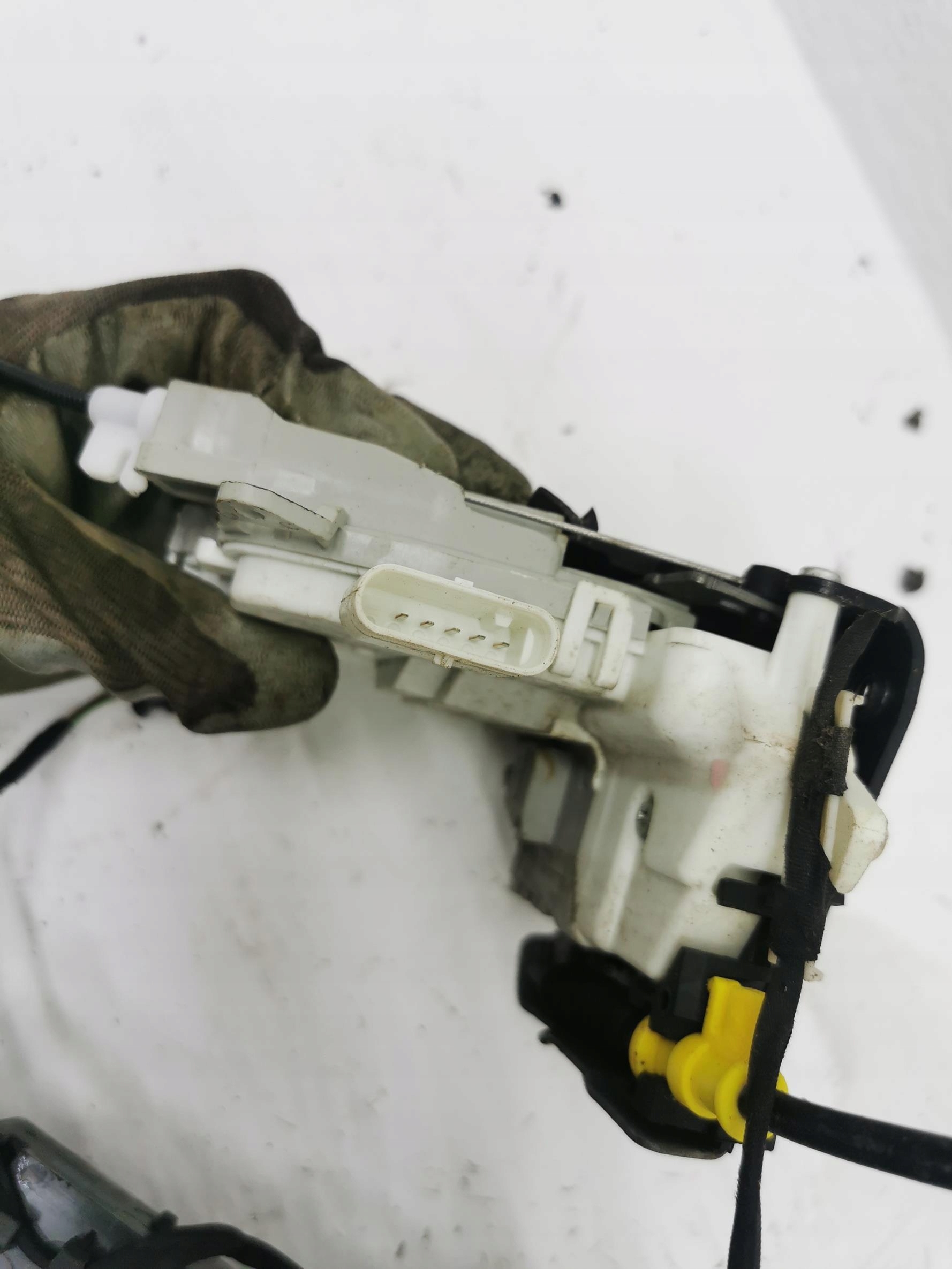 handle lock door right front AUDI SQ5 and 8R LIFT 8T0837886B