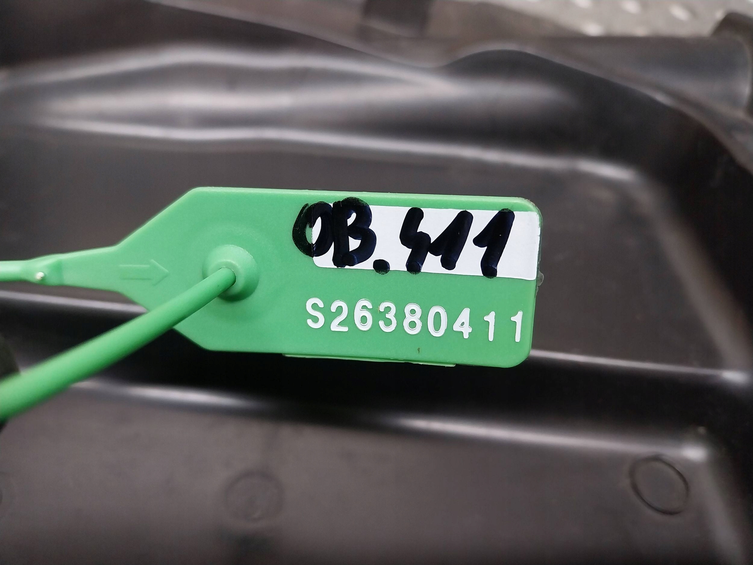 cover under the window right 6925018 BMW E81 E87 E90 E91 EUROPA