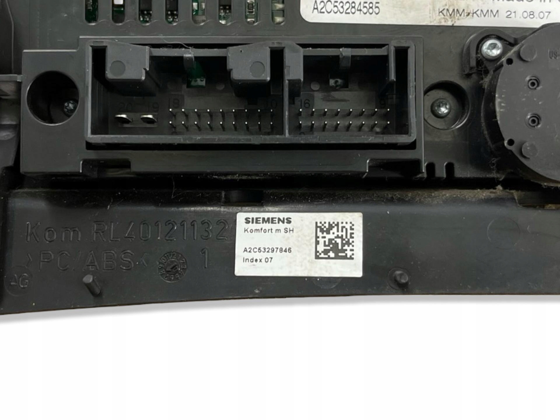 vezérlö panel a klímának Audi A5 8T 2007 8T2820043N