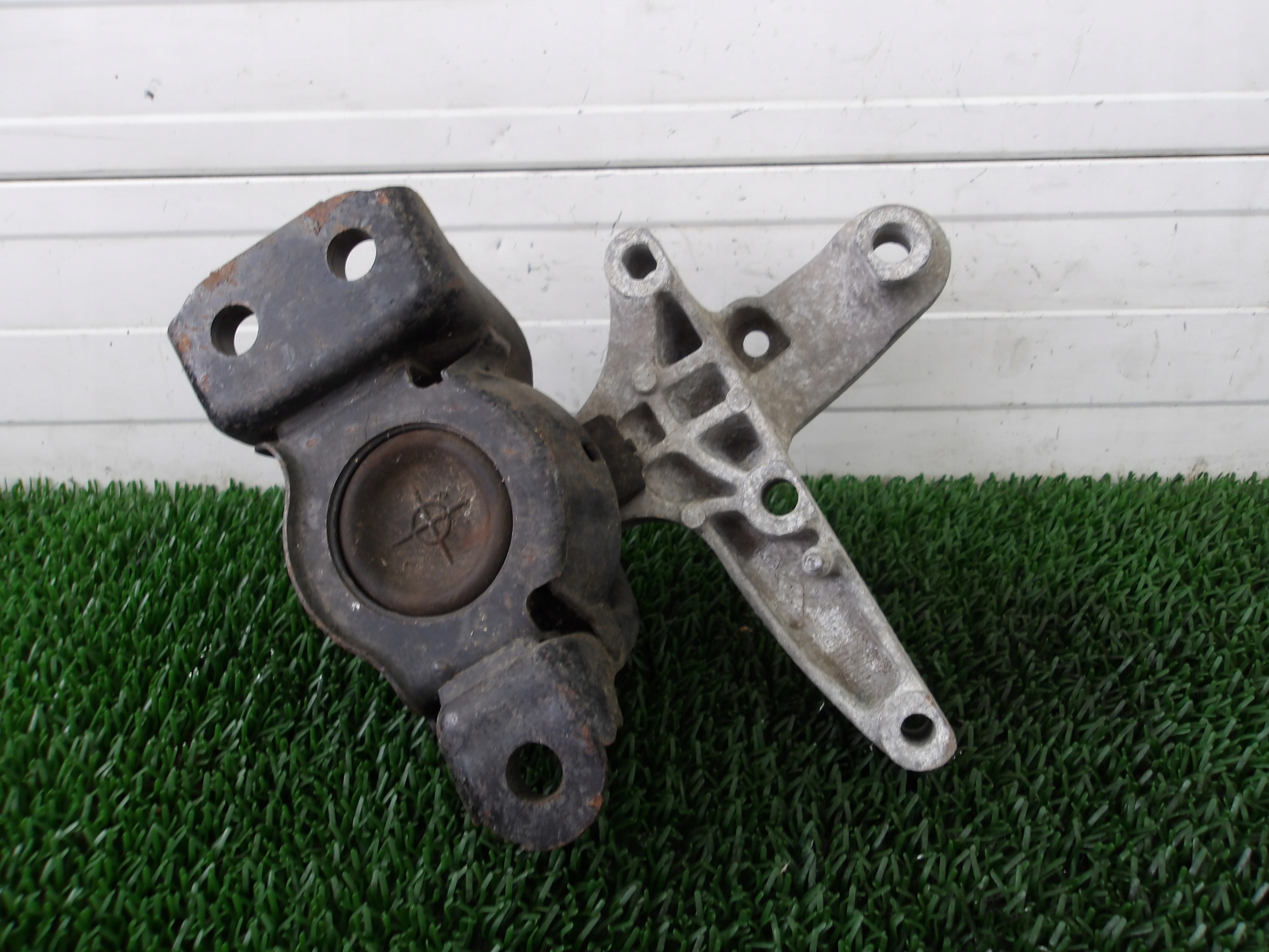 NISSAN QASHQAI J11 1.5 DCI holder engine mount
