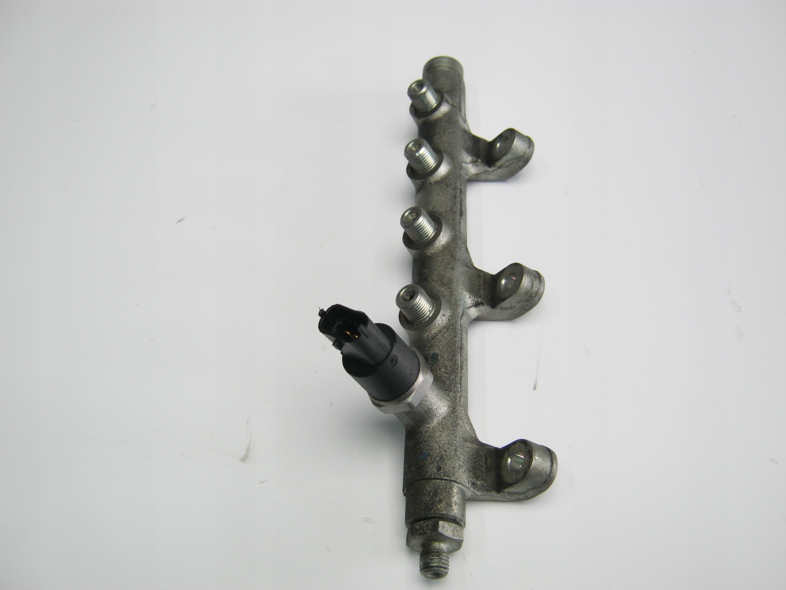 Rampe injection RENAULT NISSAN 2.2 DCI 0445214018