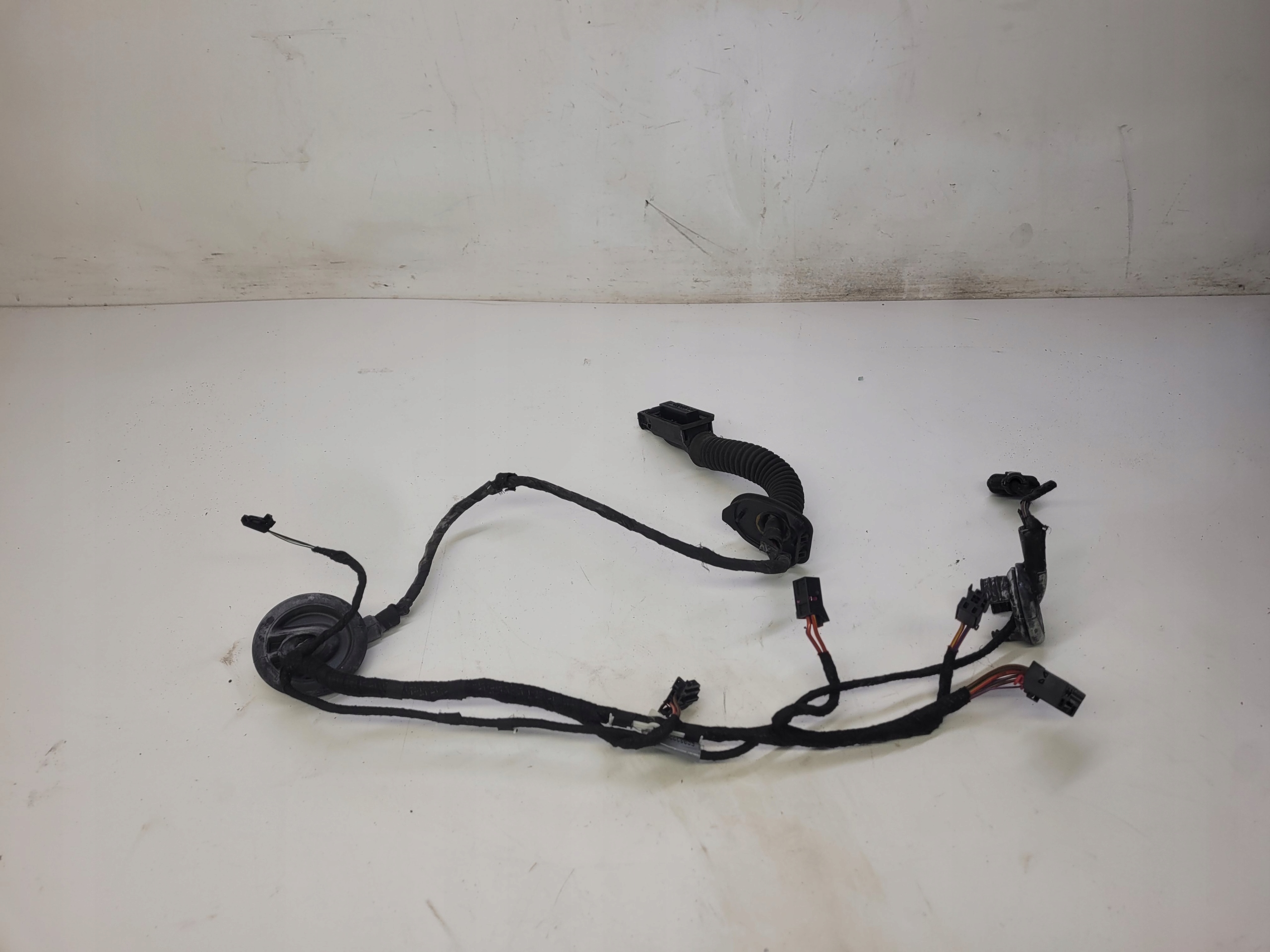 bundle door left rear part AUDI A4 B8 LIFT 8K0971687AC