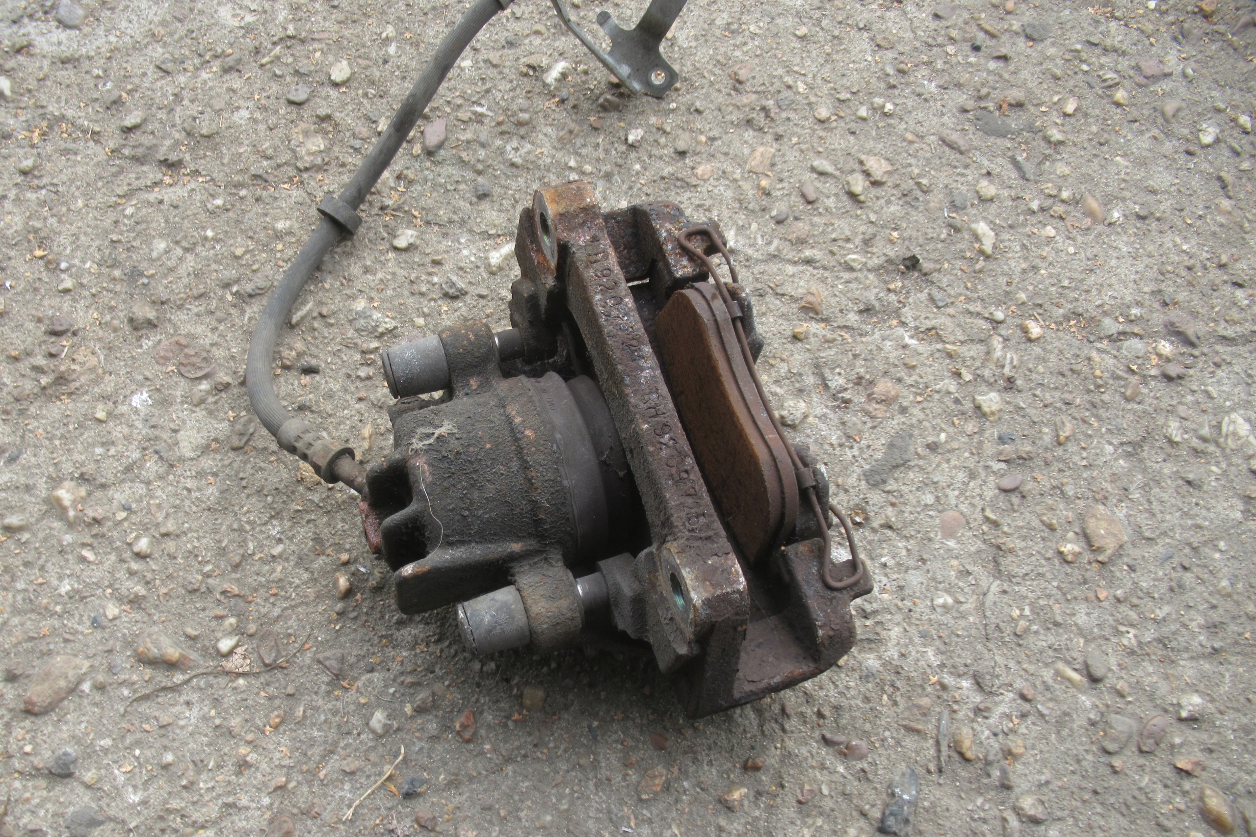 VOLVO S60 2.4 B caliper right front