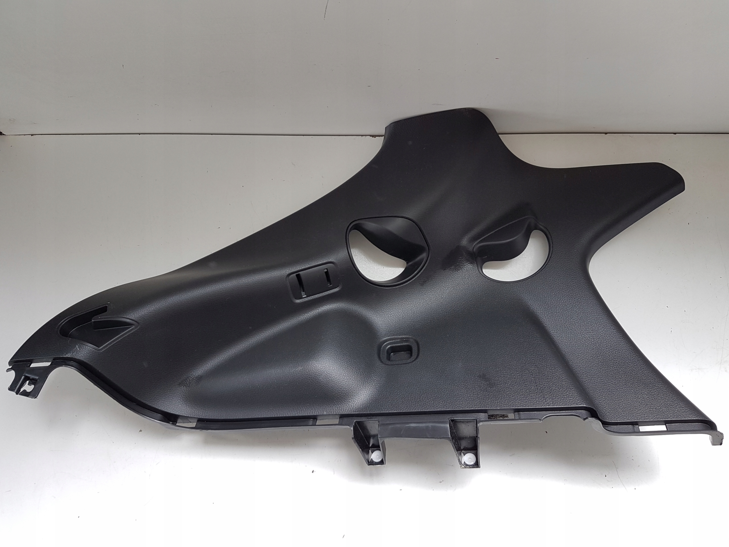 OSŁONA SŁUPKA C LEWA MITSUBISHI ECLIPSE CROSS 18-