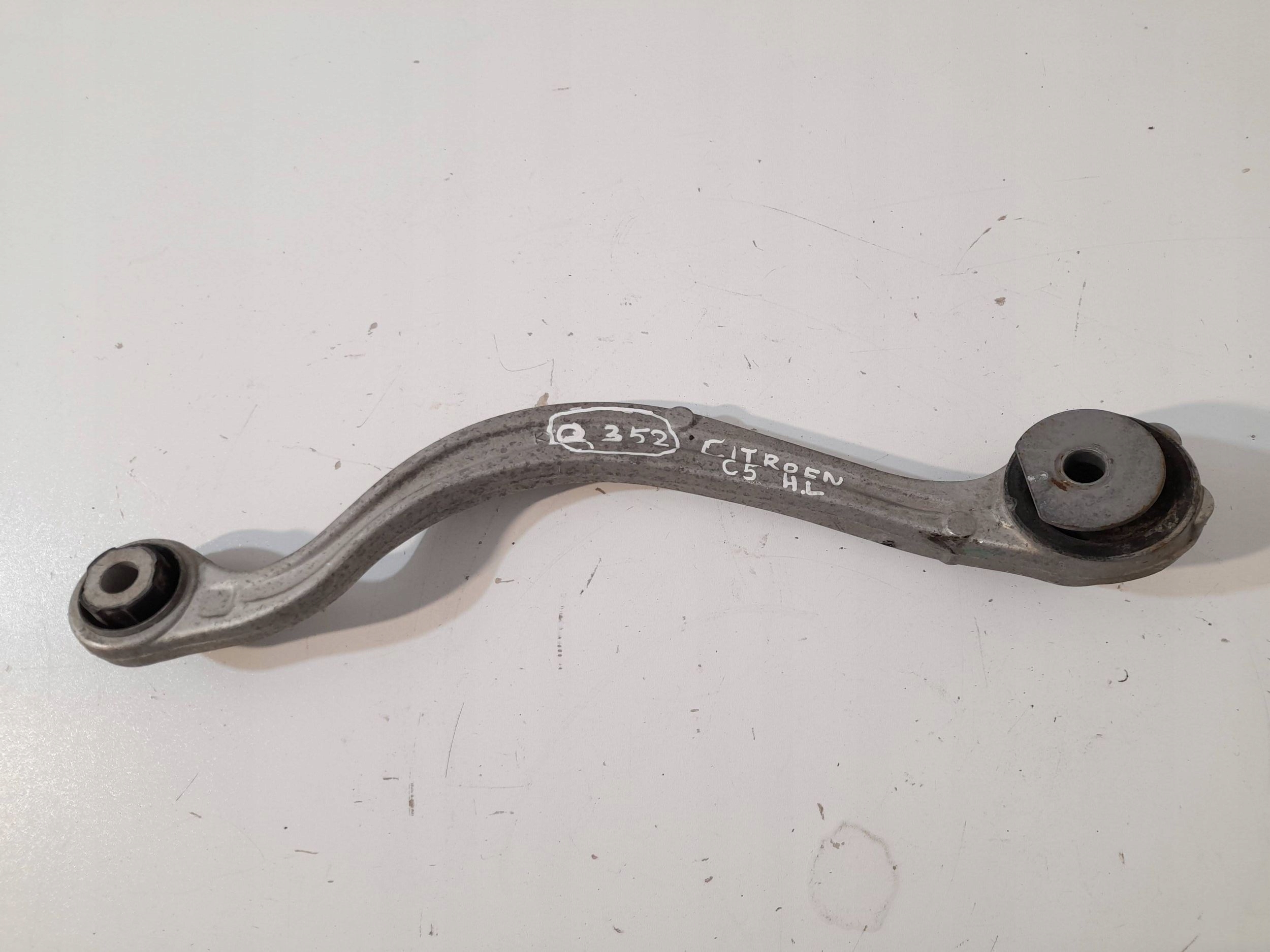 Citroen C5 arm rear left (Q352)