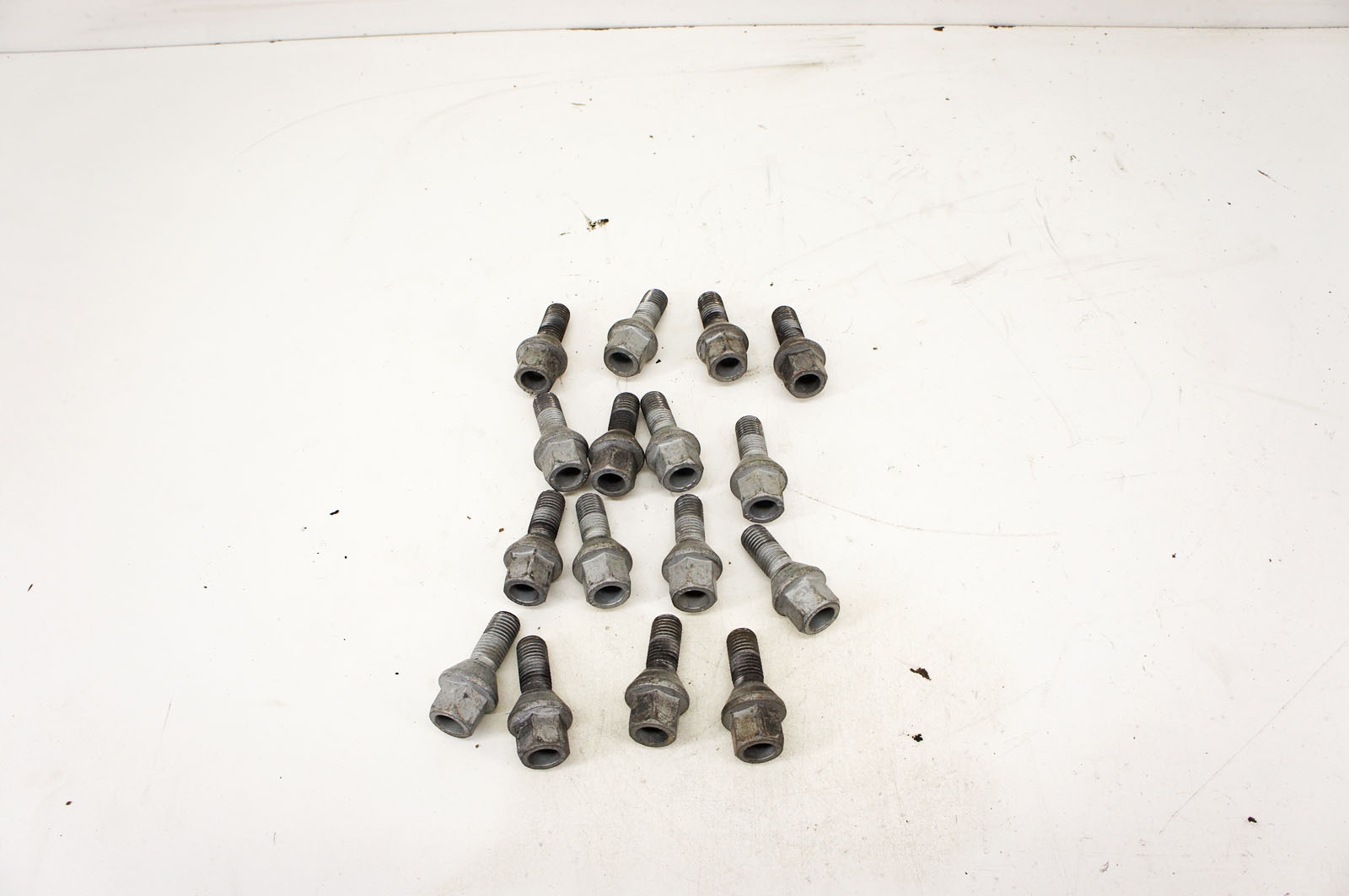 ML270 Renault Clio V Śruby Do Kół 16szt Komplet Producent Renault OE