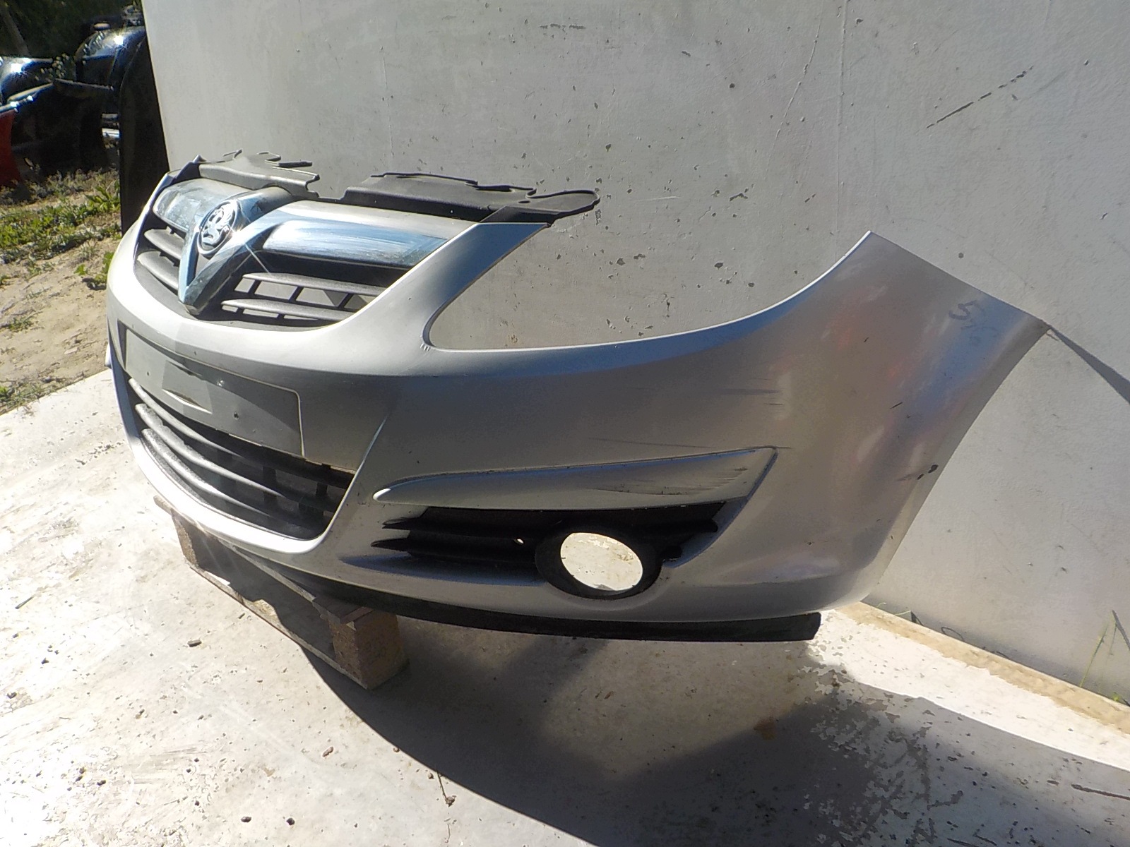 576 OPEL CORSA D nárazník predok predný