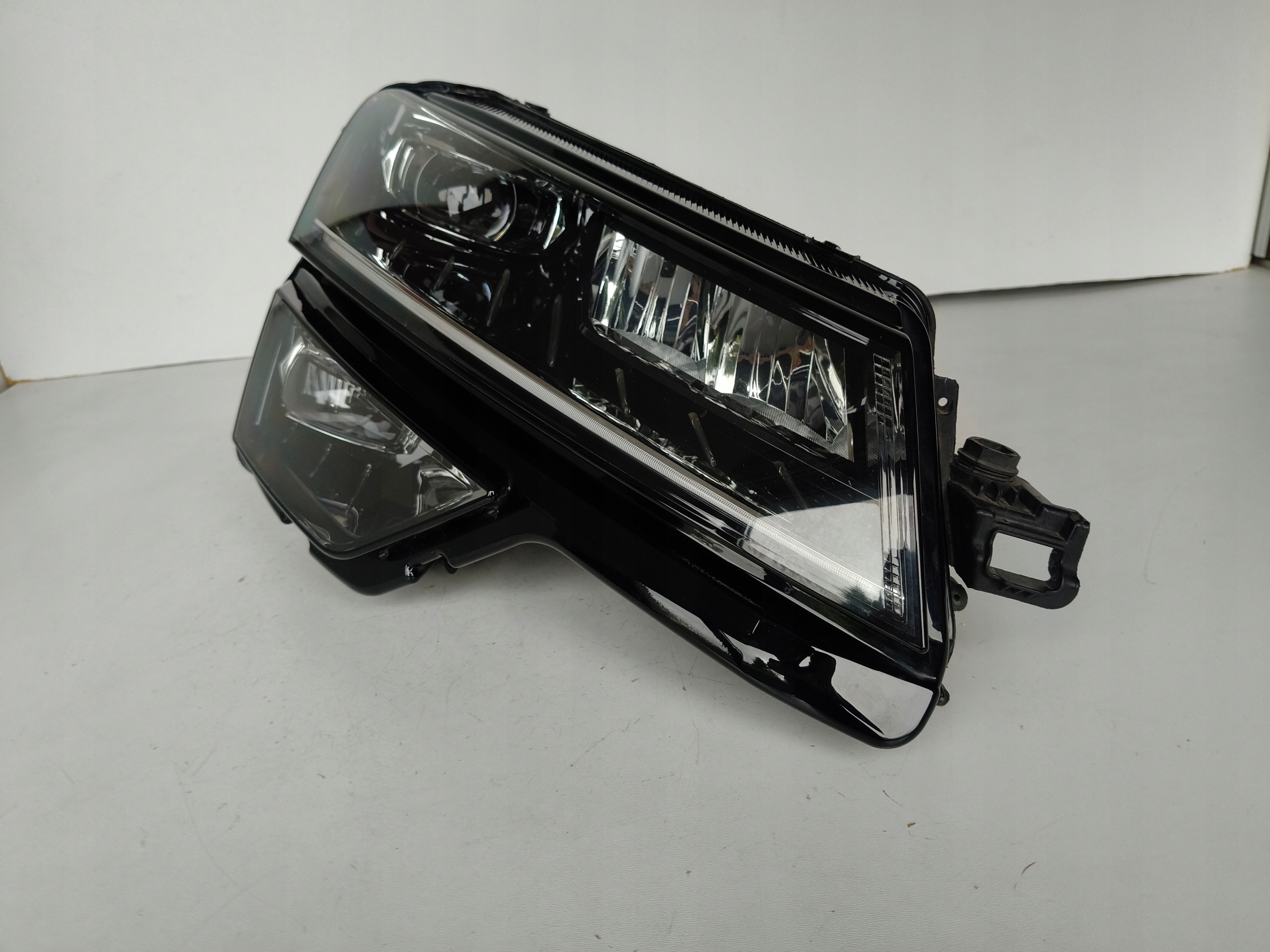 light right REFLEKTOR SKODA KAROQ 57A 17- FULL LED