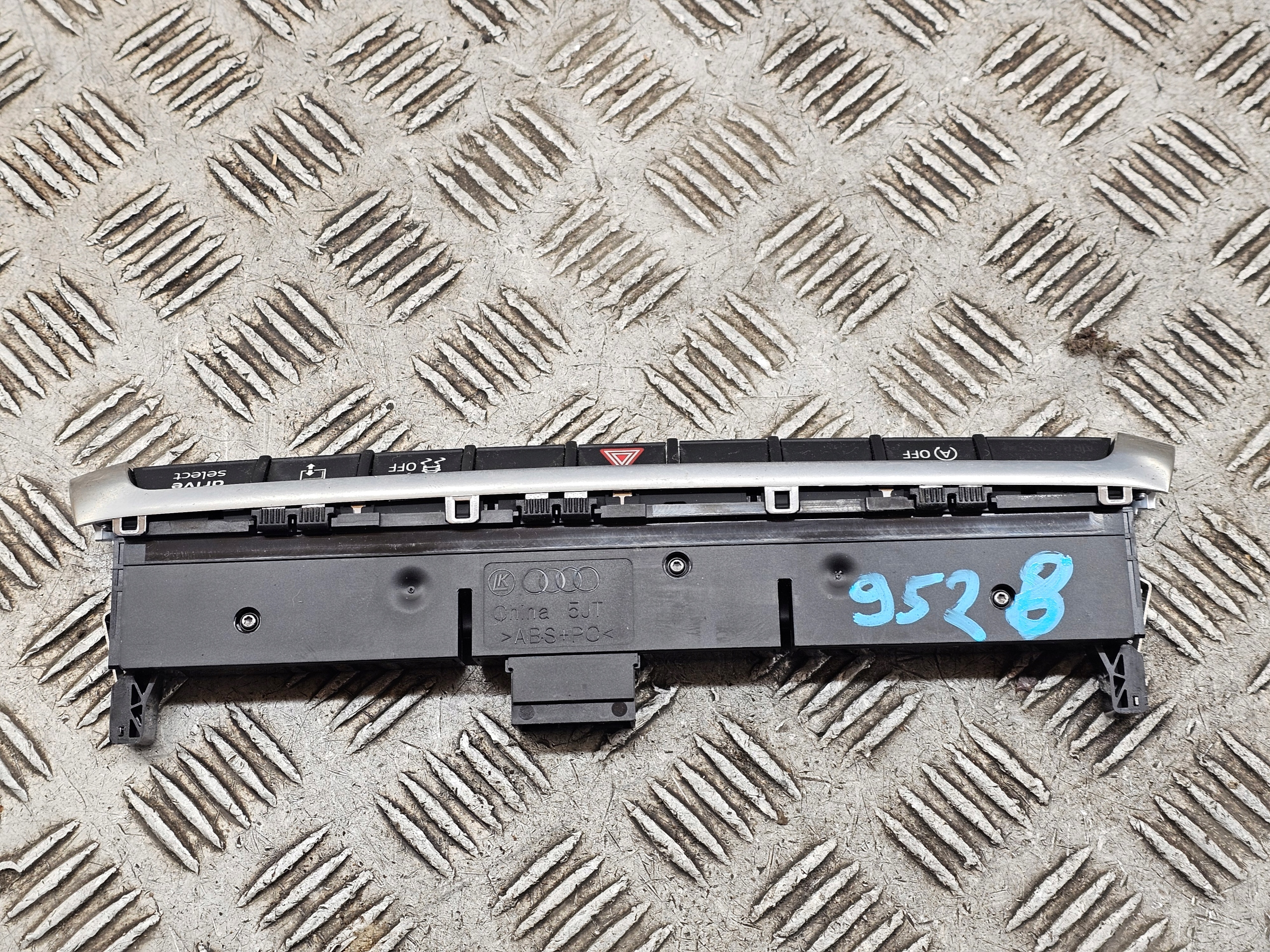 AUDI A3 8V PANEL controls of the dashboard levers 8V0925301BA