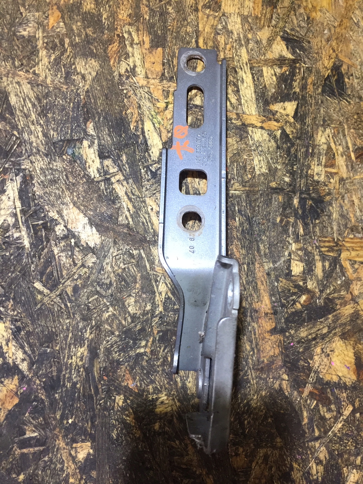 AUDI Q7 4L bonnet hinges KPL 4L0823302 4L0823301