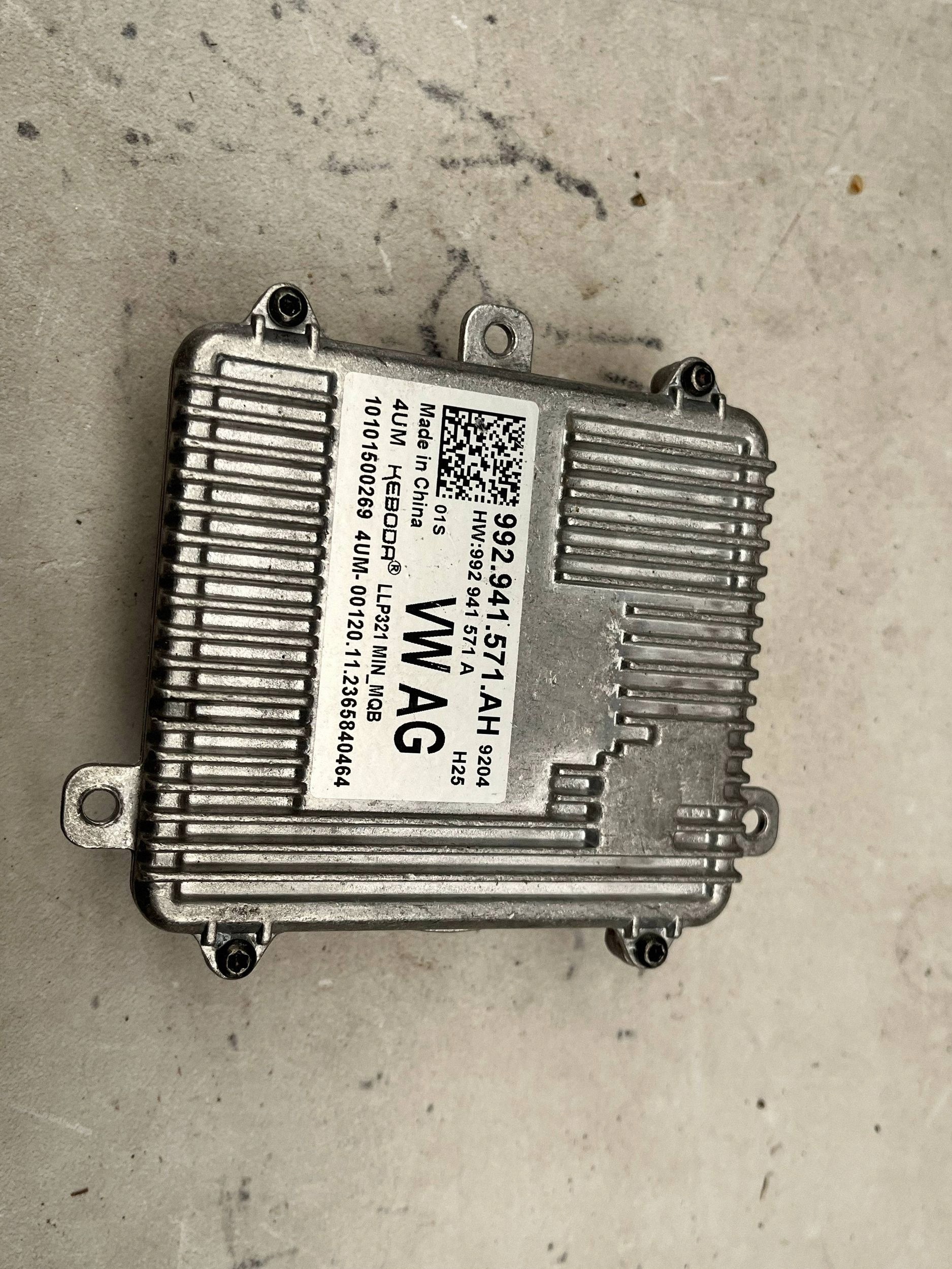 control unit LED REFLEKTORA VOLKSWAGEN PASSAT B8 992941571AH @M