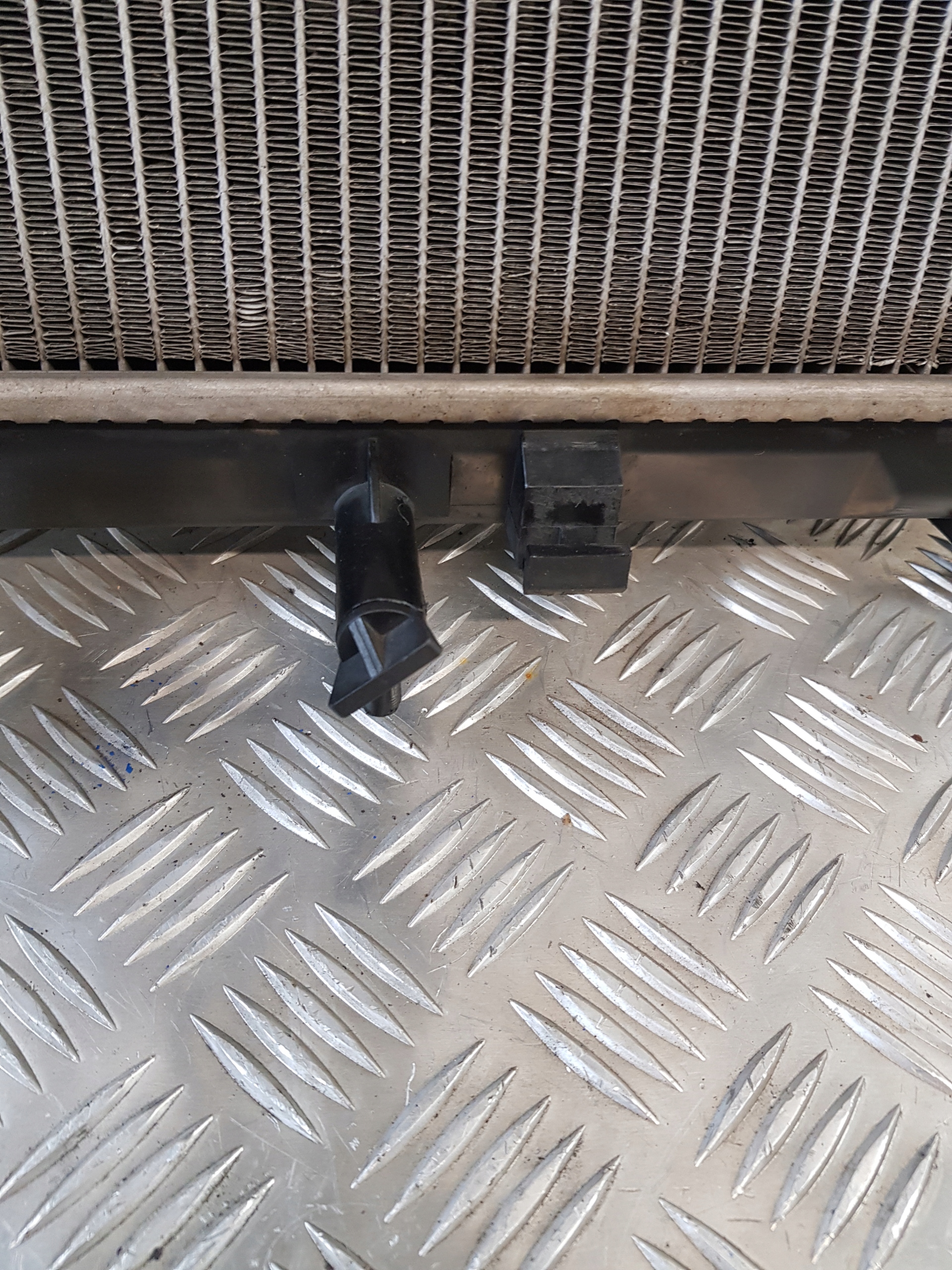 water cooler TOYOTA YARIS II 1.3B 07R
