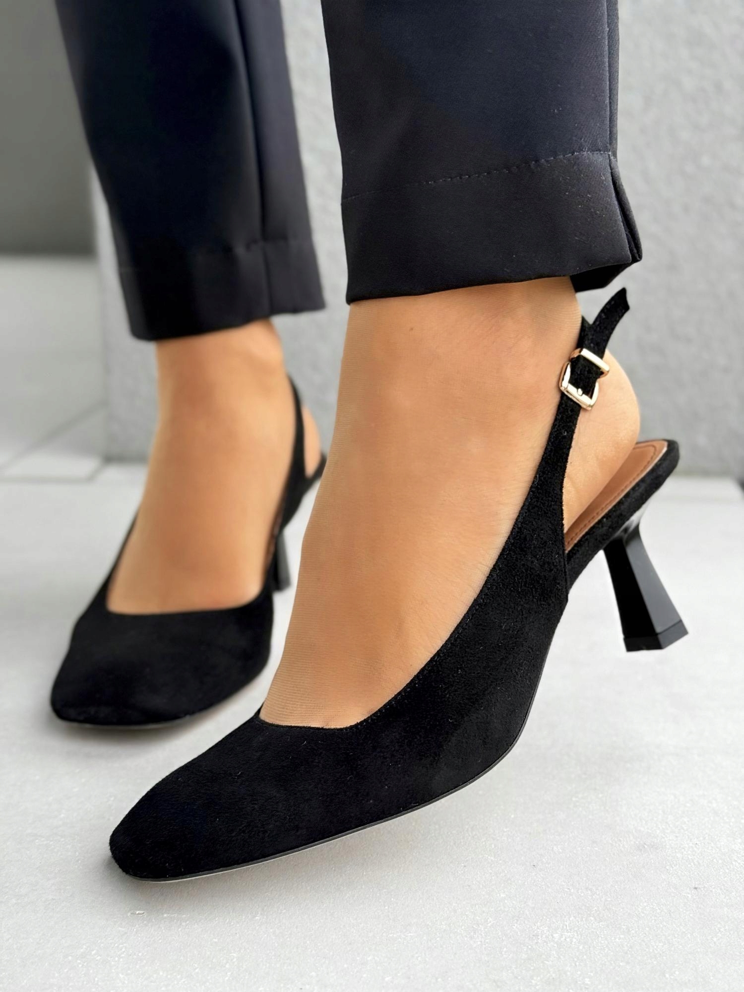 Pohodlné černé lodičky Oleksy z přírodní kůže Polské výroby R40