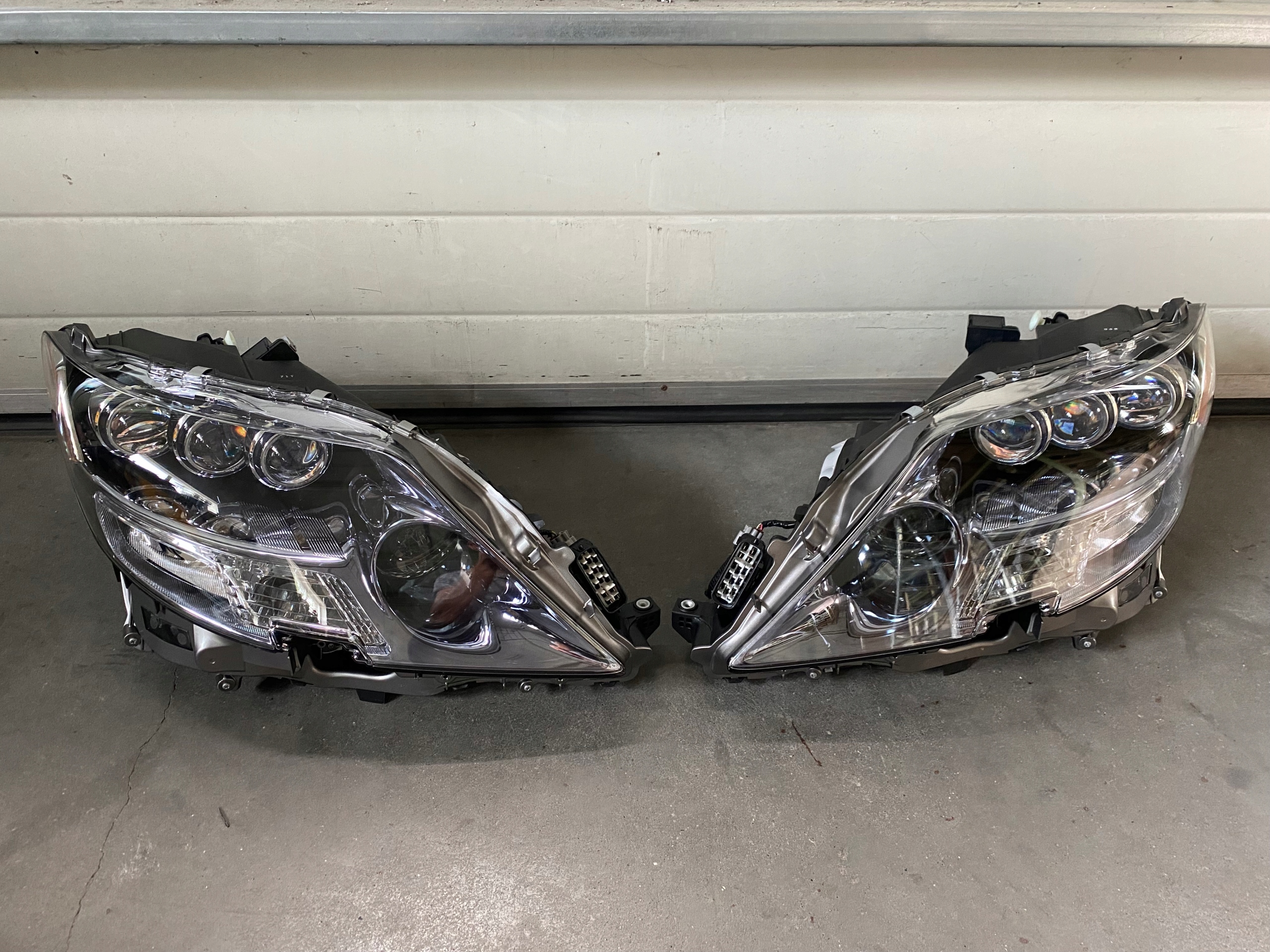 Lexus ЛС ПОВНИЙ КОМПЛЕКТ LED комплект фар