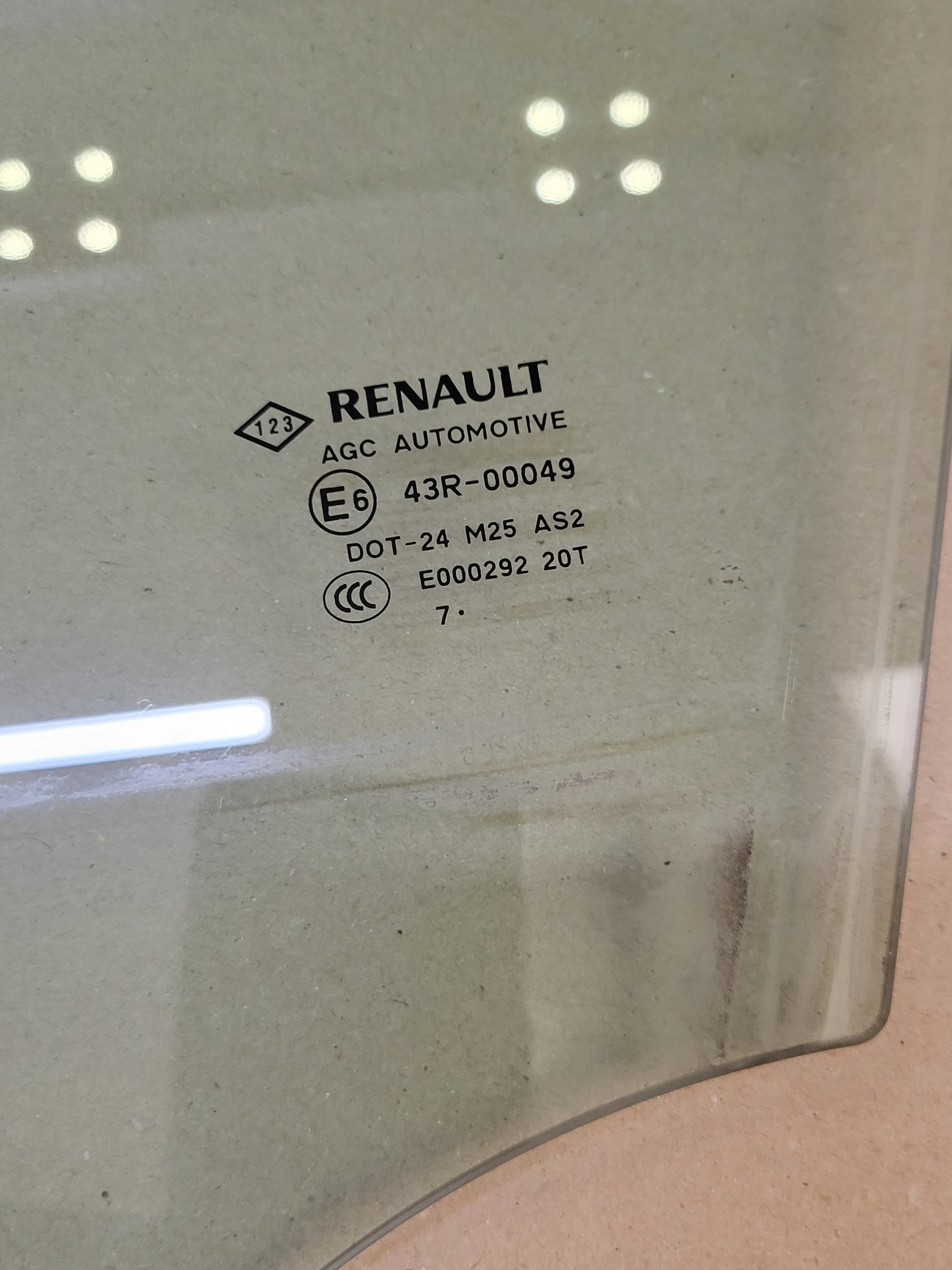 window Z door left front RENAULT LAGUNA III 3 07r. OE