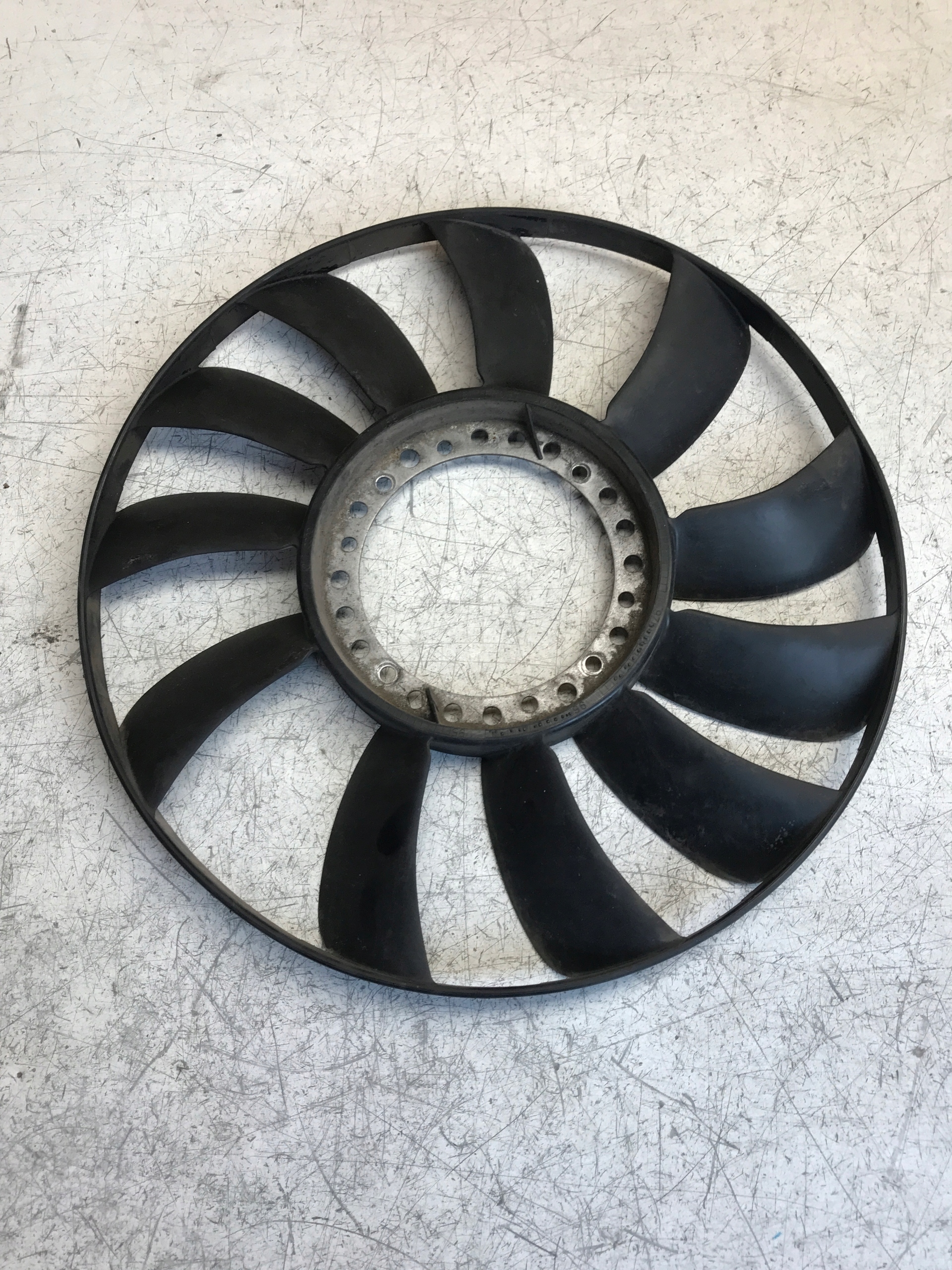 VENTOLA VENTOLA WISKO PASSAT B5 058121301B