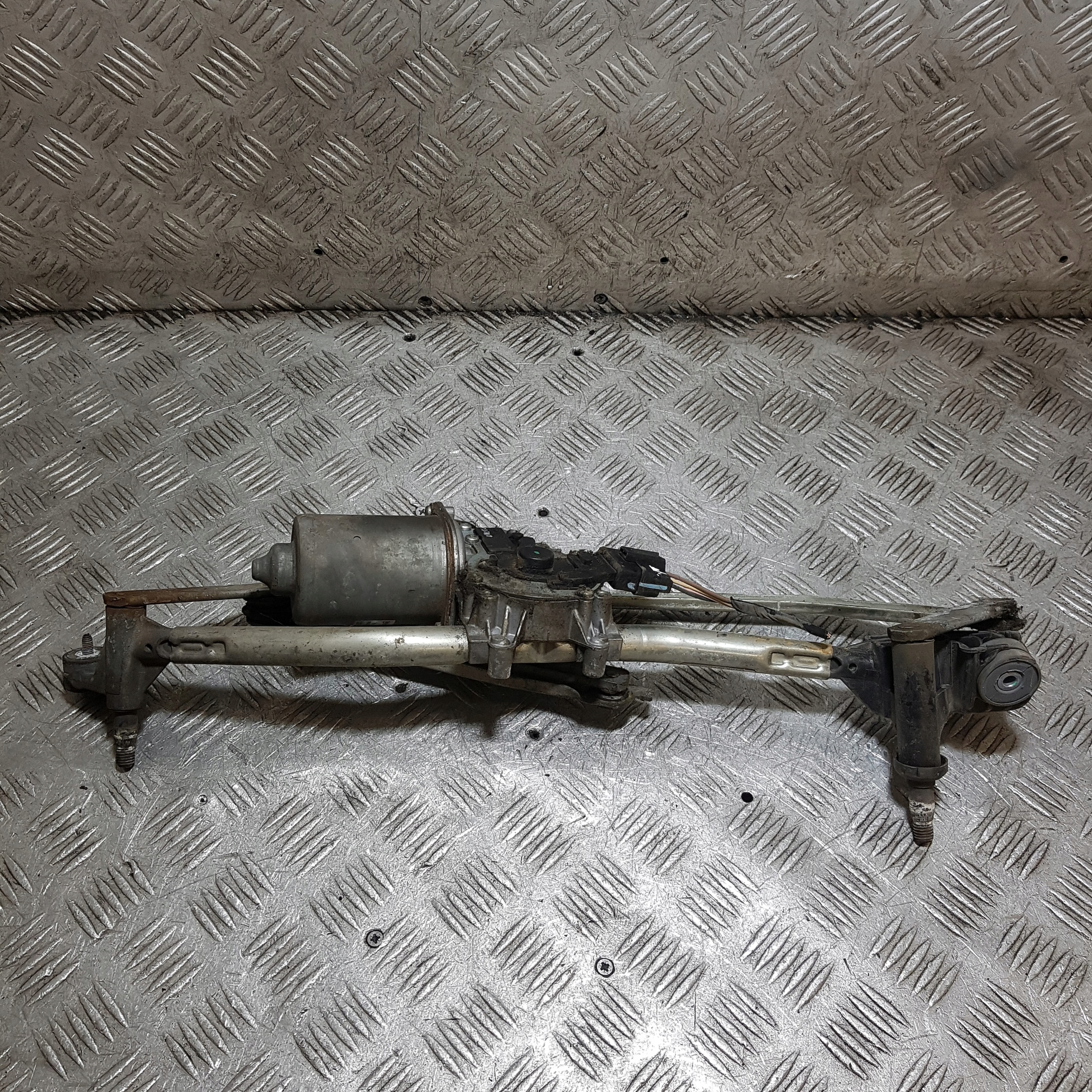 wiper mechanism front RENAULT LAGUNA 3 405188