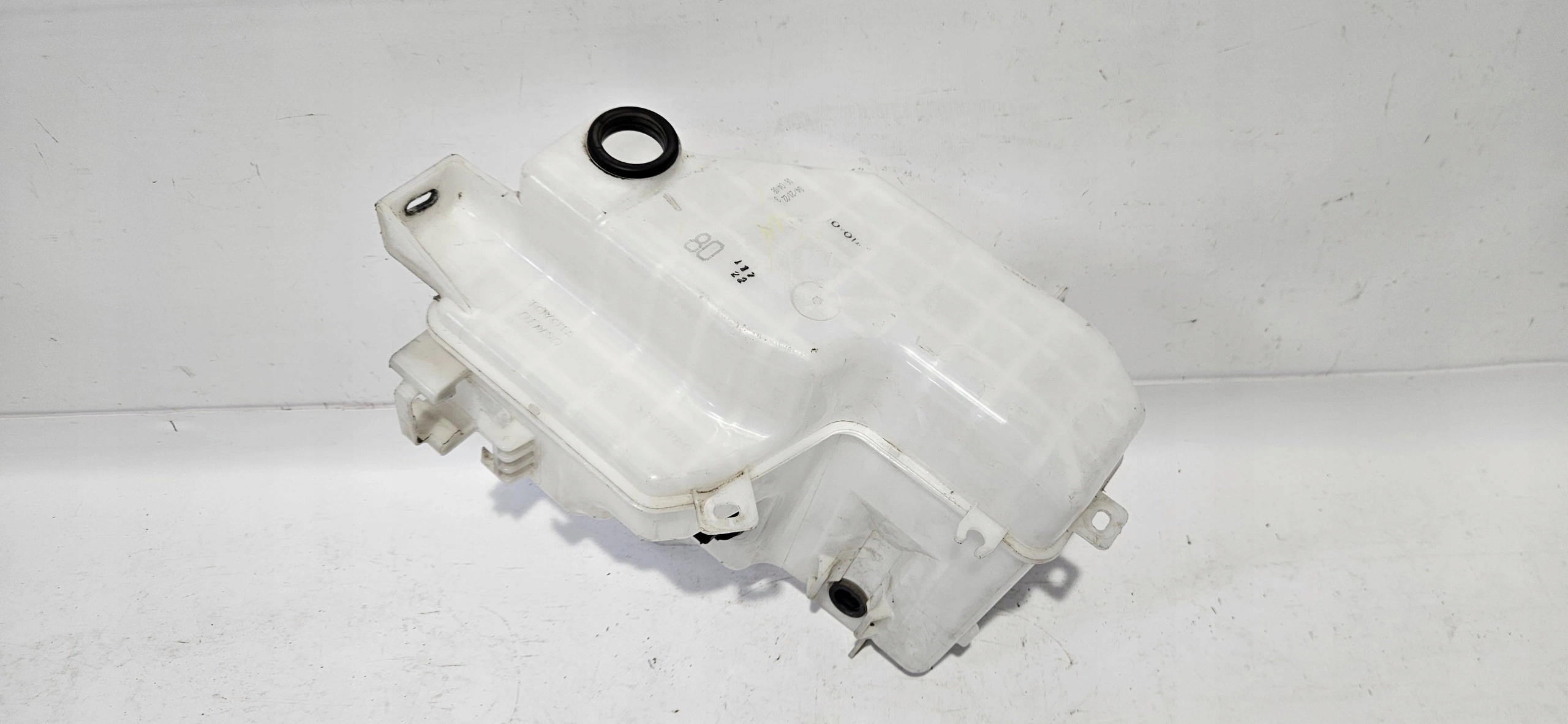 washer fluid tank TOYOTA HIGHLANDER IV 20