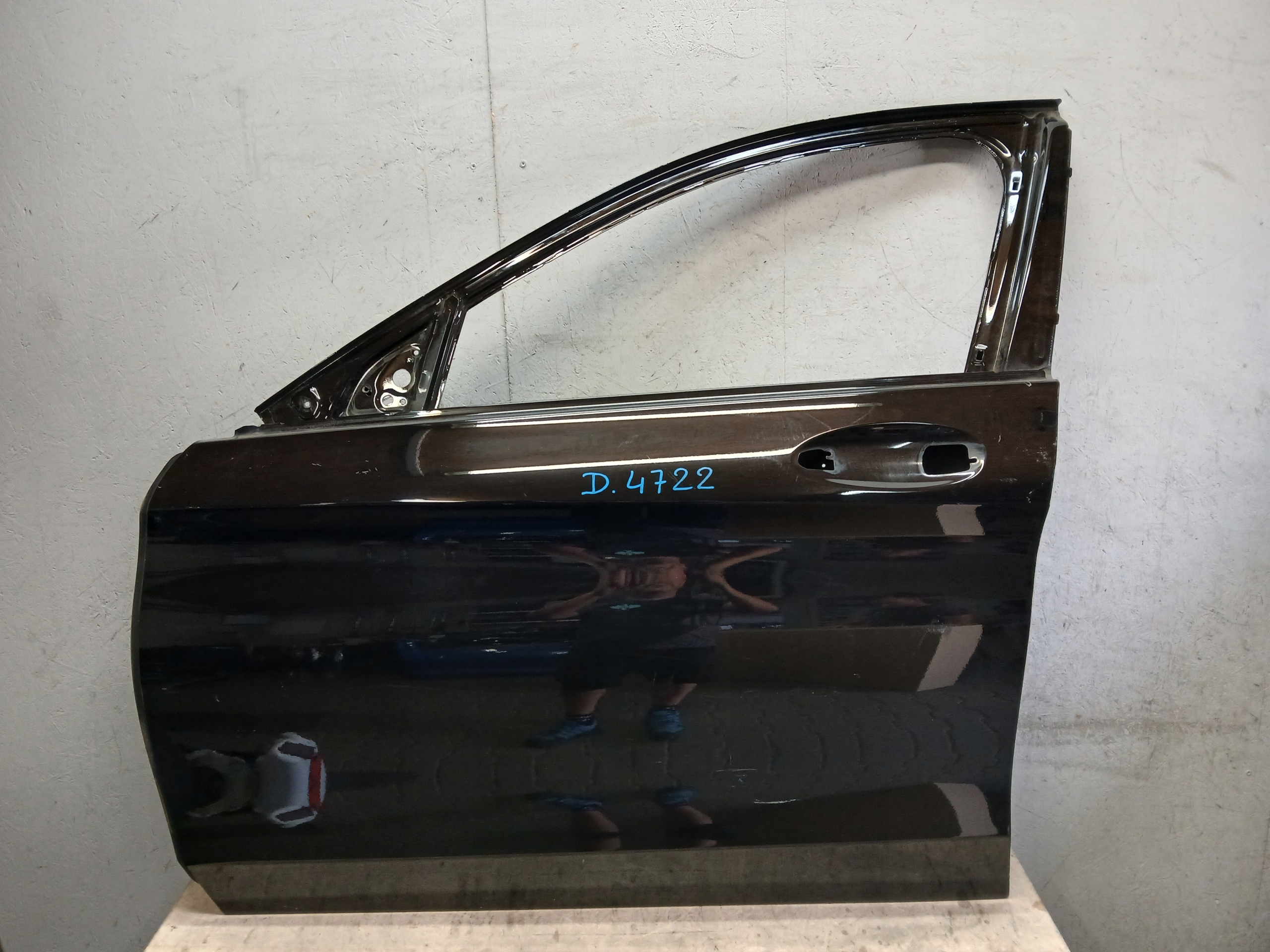 dveře předek levé MERCEDES C KLASA W205