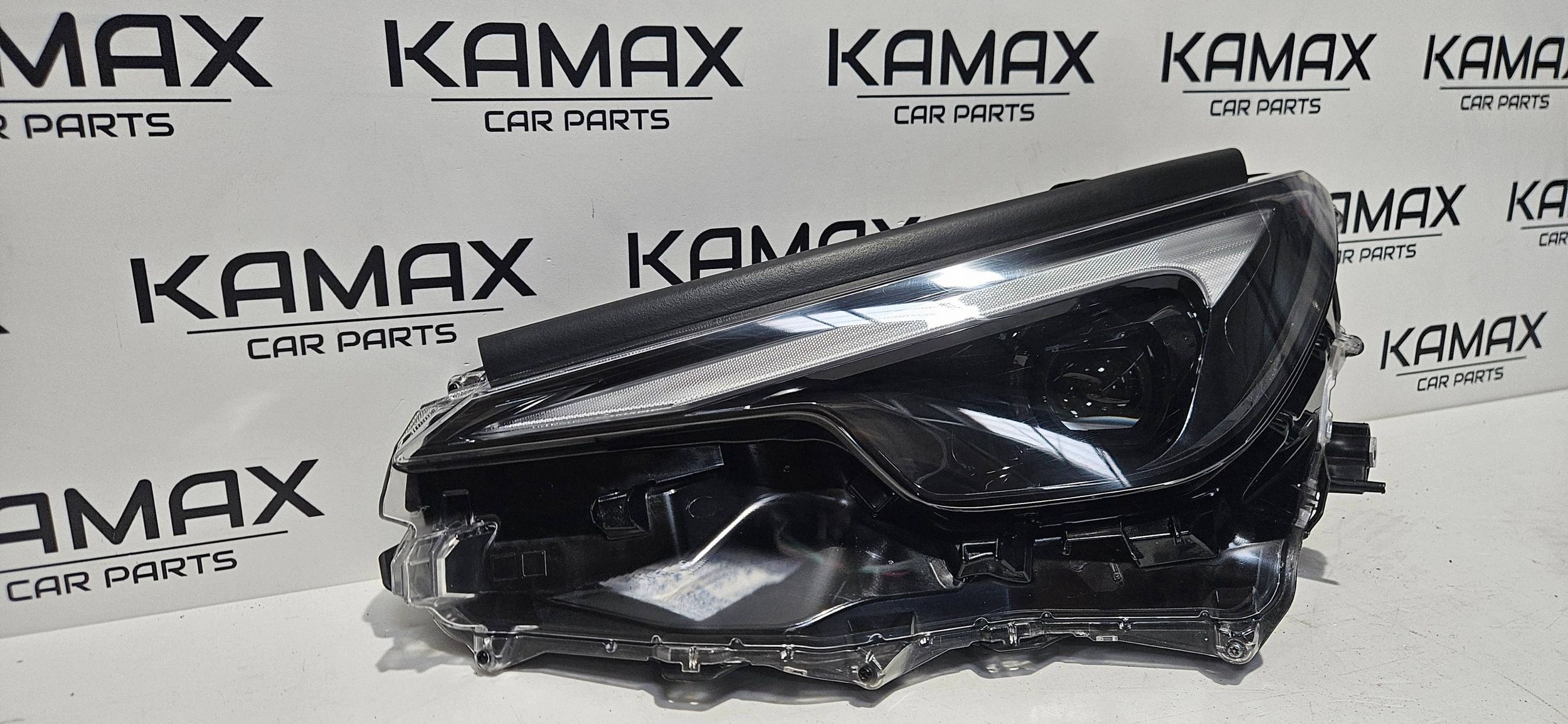 Reflektor links Seite Lexus LBX KOITO52350