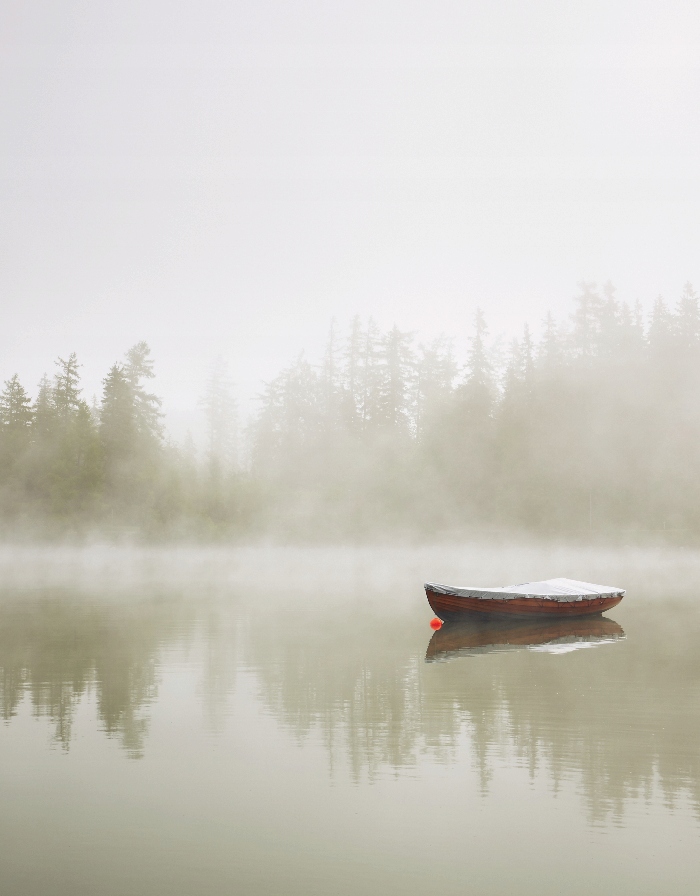 Fototapeta Loďka na jezeře 200 x 255 cm flizelina 230 g