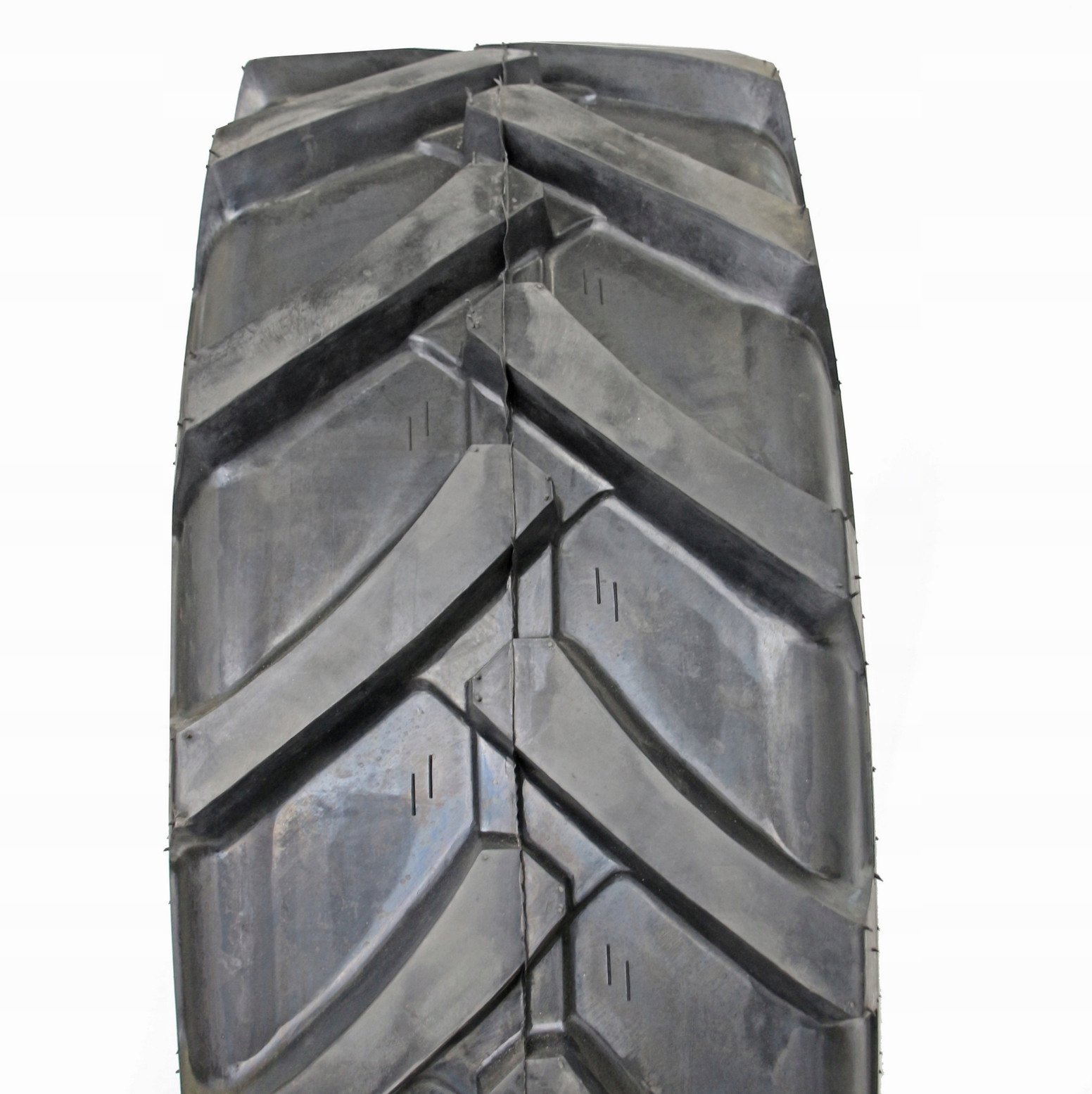 Opona ARMOUR R-1 405/70-24 Całoroczne